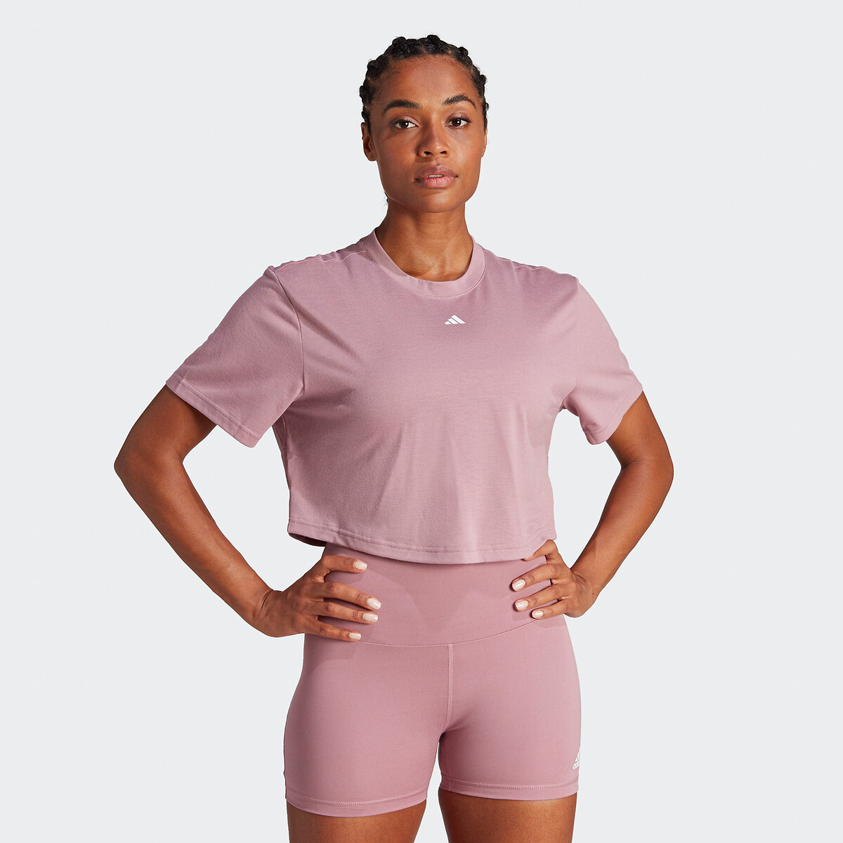 Camiseta cropped adidas Performance para estúdio de ioga