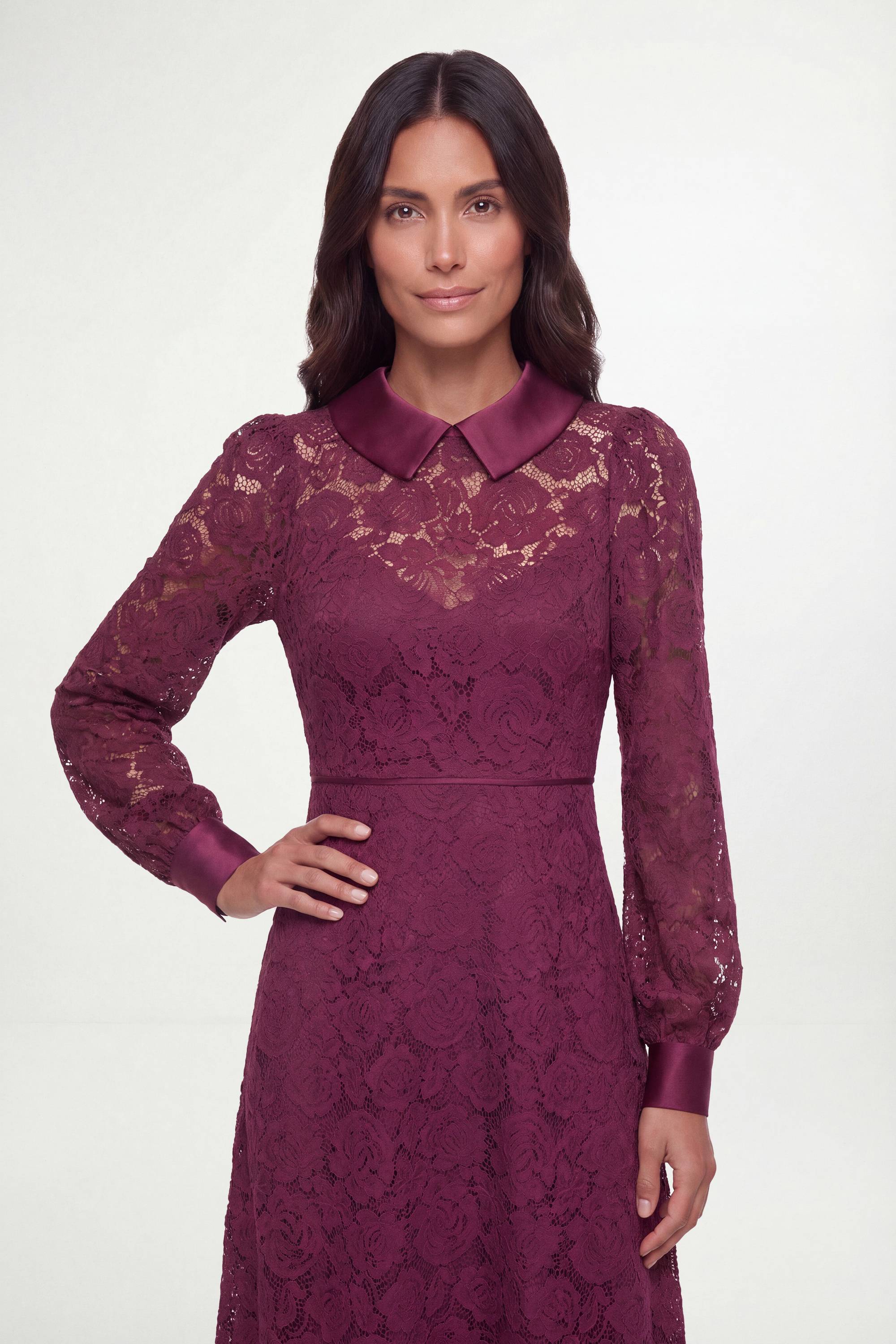 Wallis Robe Midi À Col En Dentelle