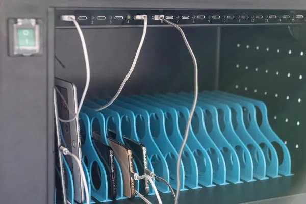 DIGITUS - Vogn med hjul (kun opladning) - for 16 netbooks/tablets - låsbar - sort, RAL 9005 - skærmstørrelse: op til 14