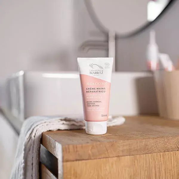 Creme para as mãos reparador orgânico Biarritz Laboratories Repairing Care 50ml