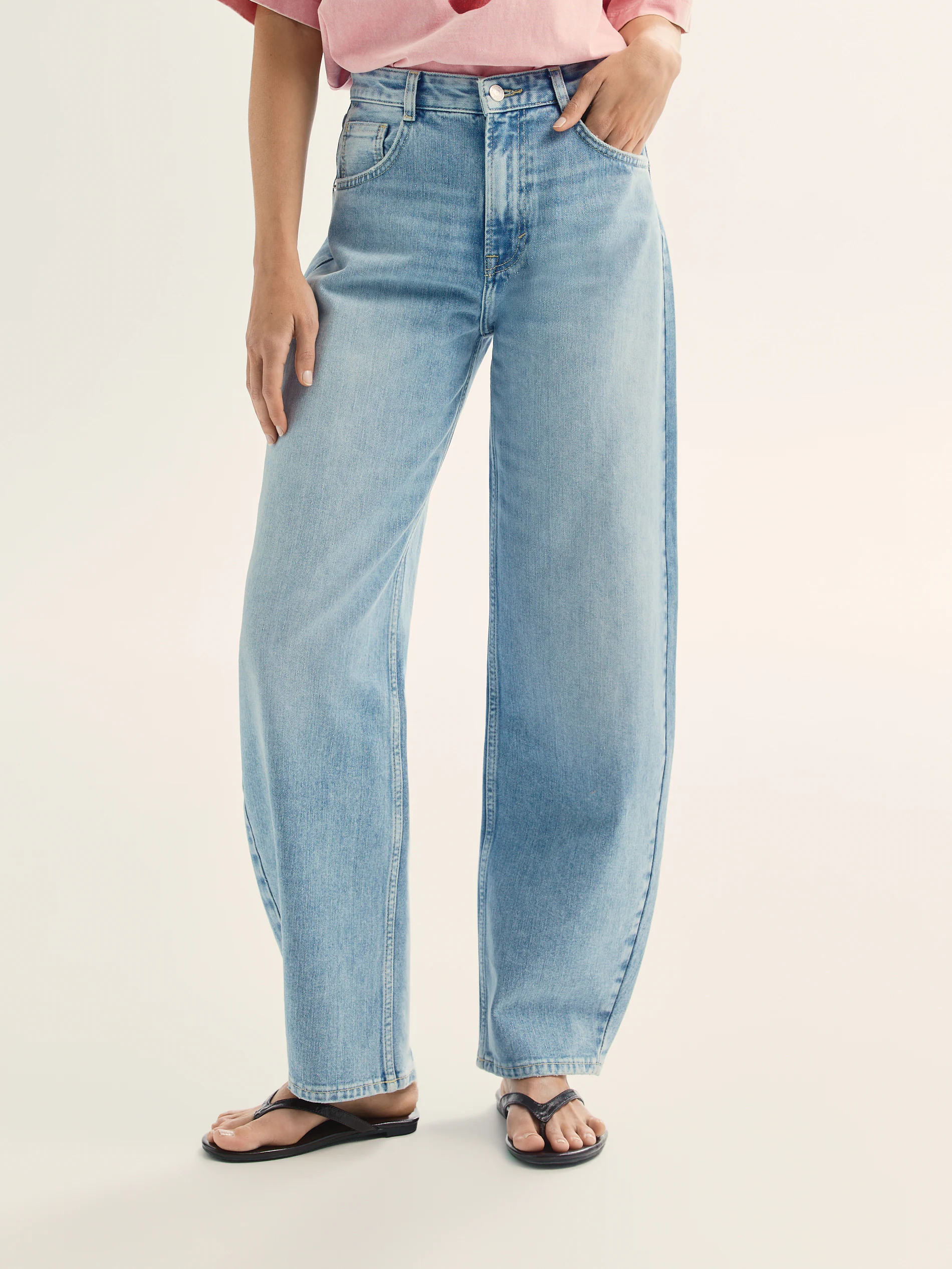 Barrel-Leg-Jeans