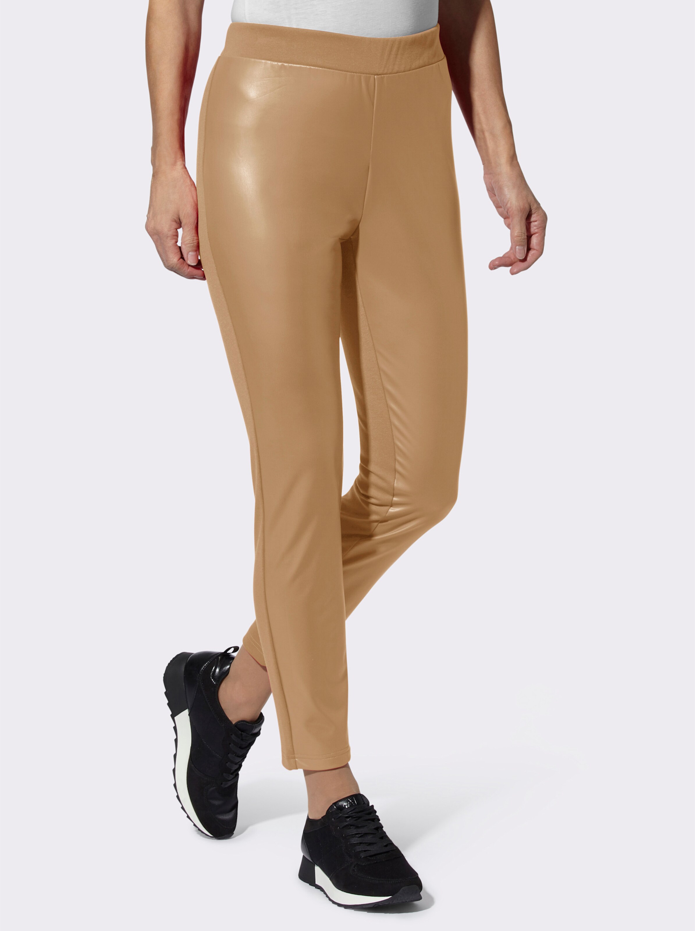 Lederimitathose im Materialmix
