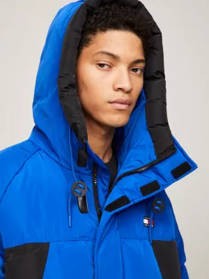Parka puffer oversized com blocos de cores
