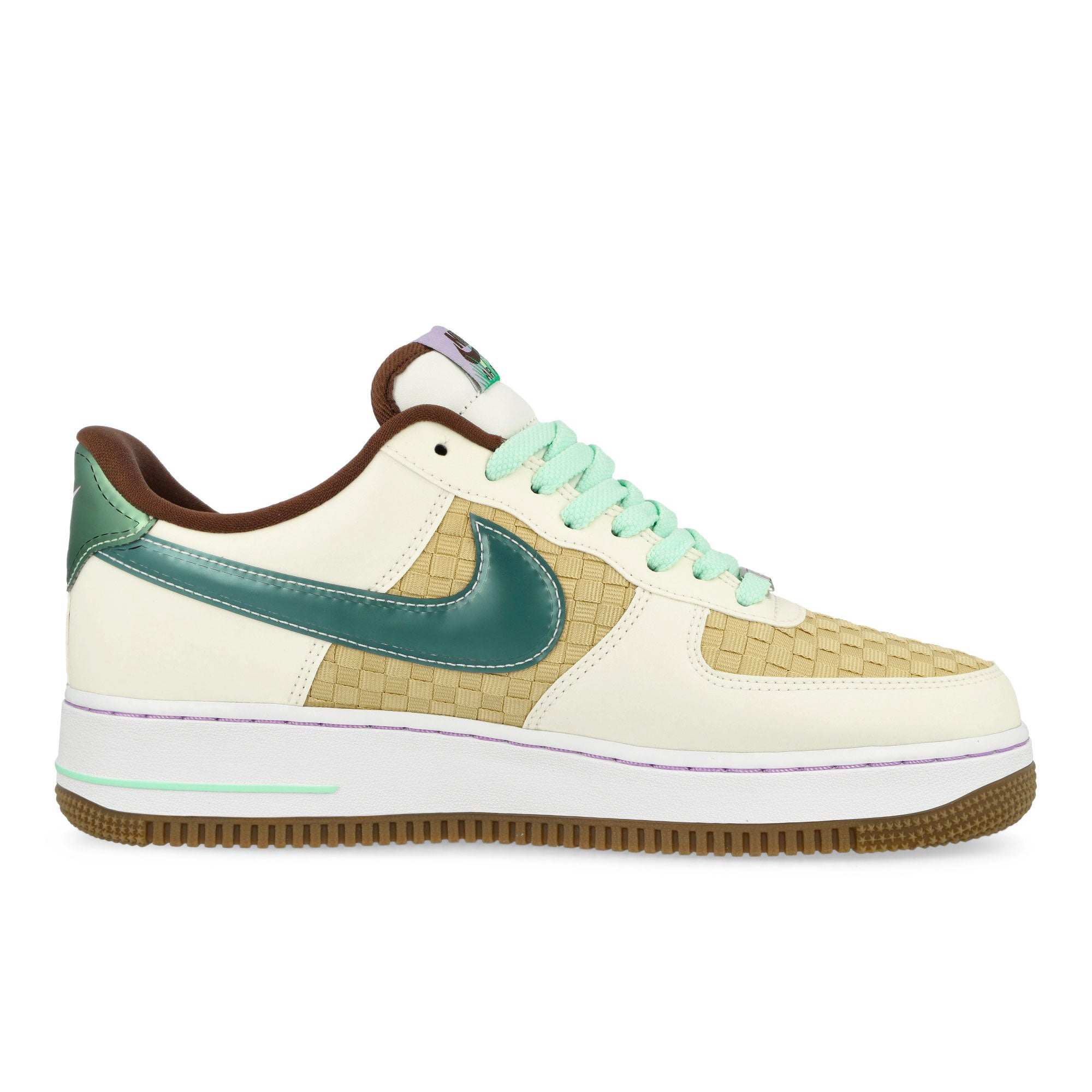 Nike<br>Air Force 1 Retro QS