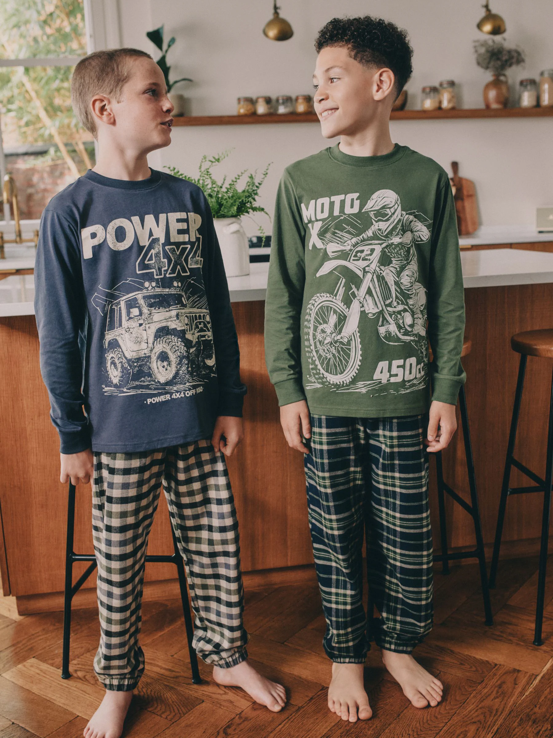 Blauw/groen voertuig - Set van 2 geweven geruite pyjama's met lange mouwen (3-16jr)