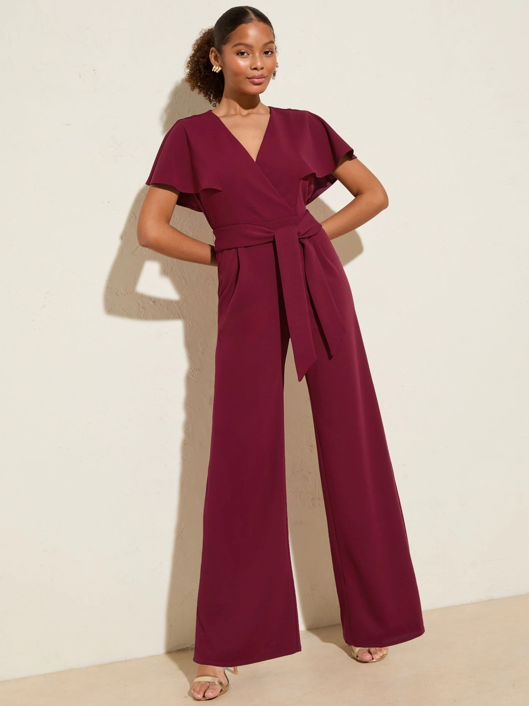 Friends Like These Jumpsuit met korte ruchemouwen en overslag in scuba-stof