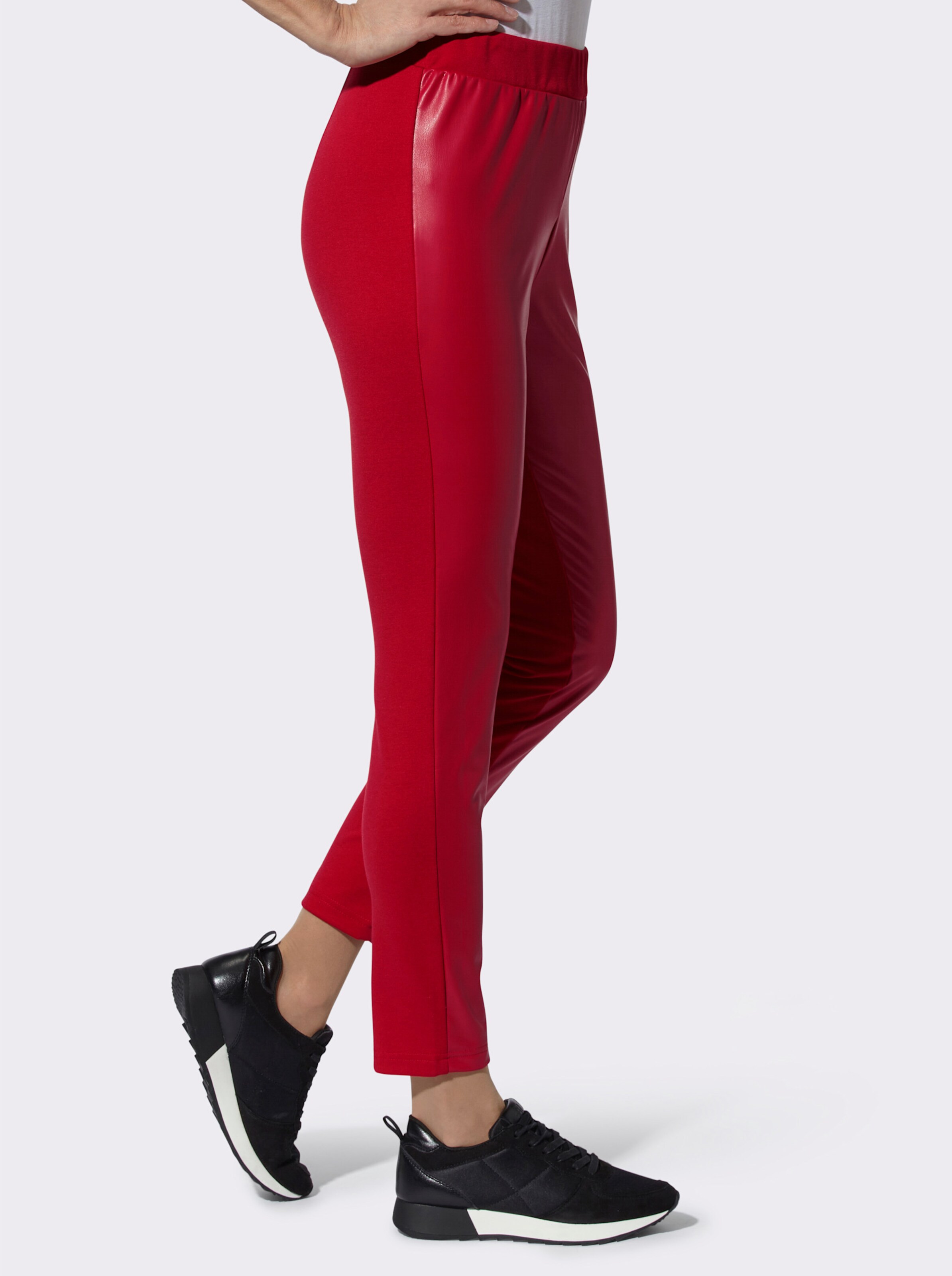 Lederimitathose im Materialmix