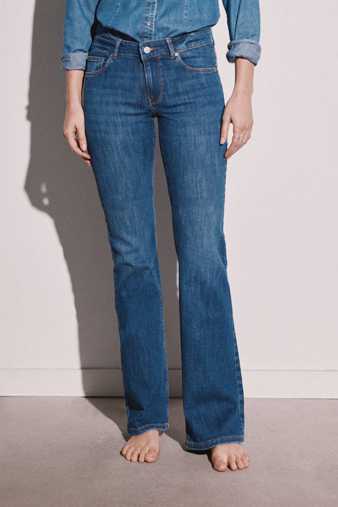 Calça jeans flare de algodão