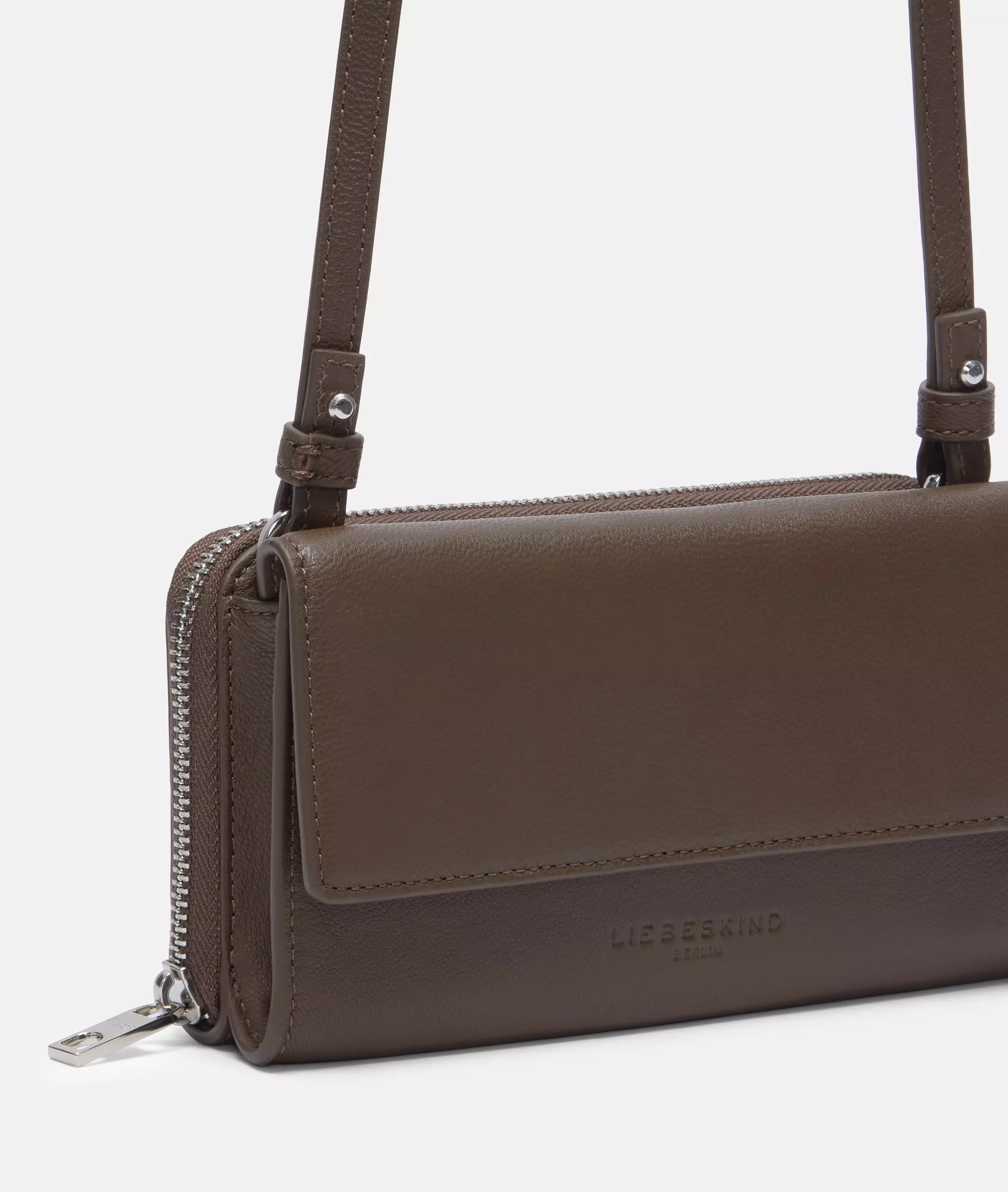 Isabelle Mobile Pouch Spacious pouch