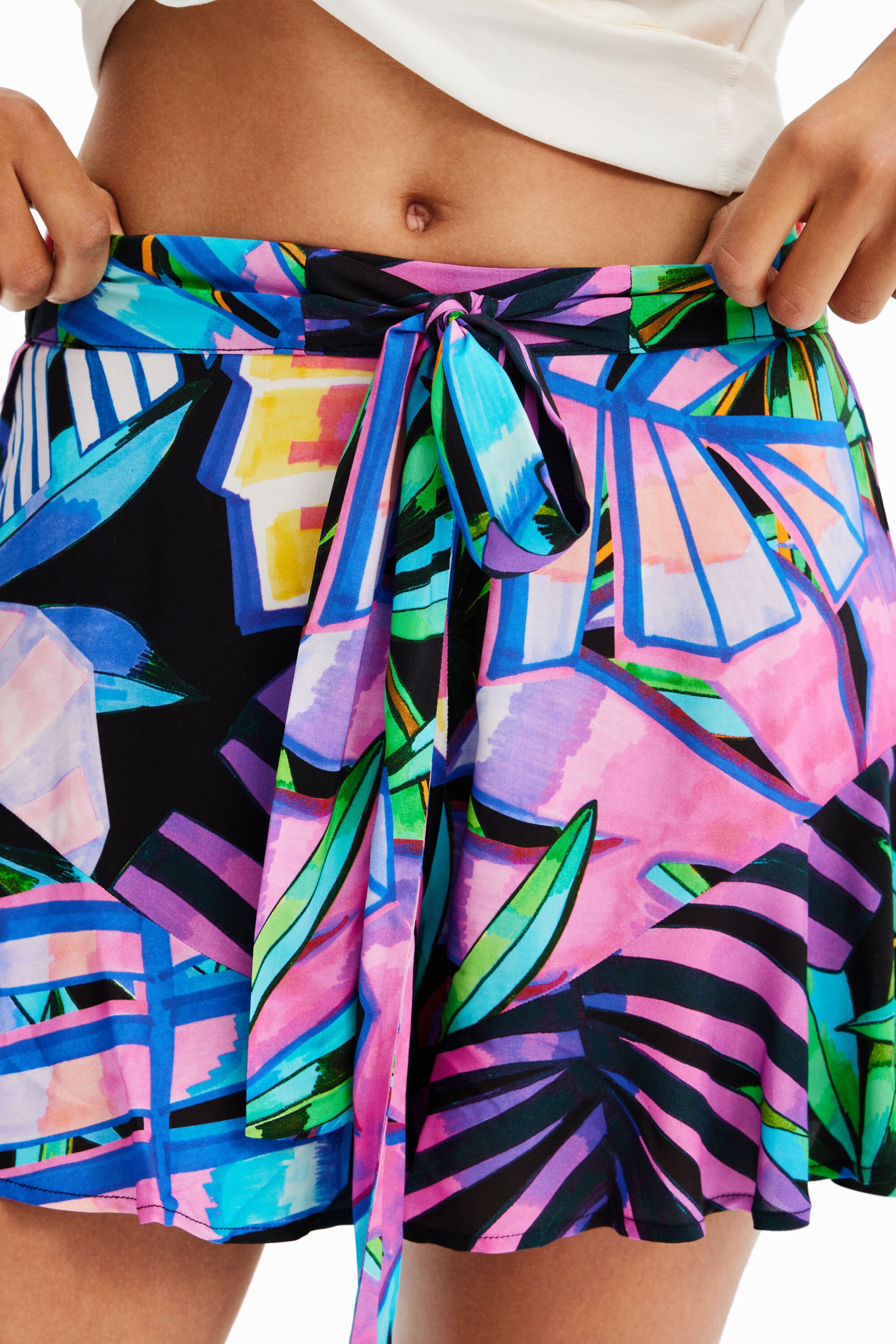Short volants tropical