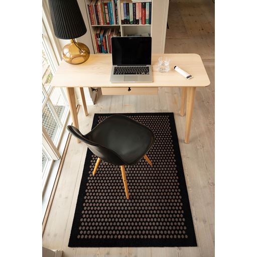 Tica Copenhagen Dot Gulvmåtte, Sort/Sand, 90x130 cm