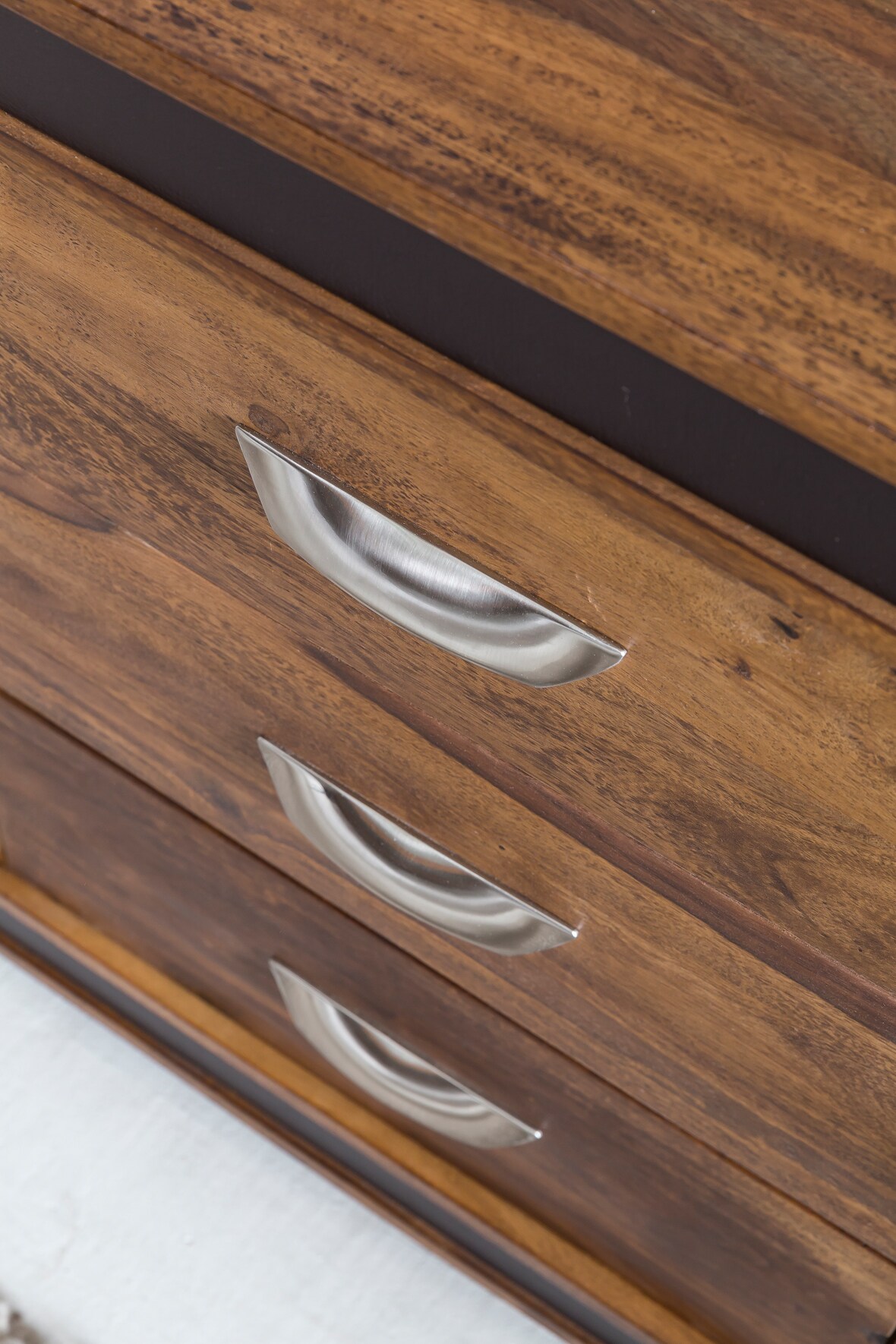 KADIMA DESIGN Rustikales Sideboard, Sheesham Massivholz, Kunstleder, 160x44x80 cm