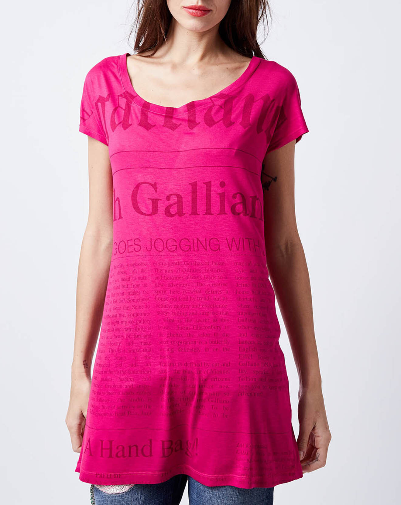 John Galliano T-Shirt Long imprimé Gazette rose