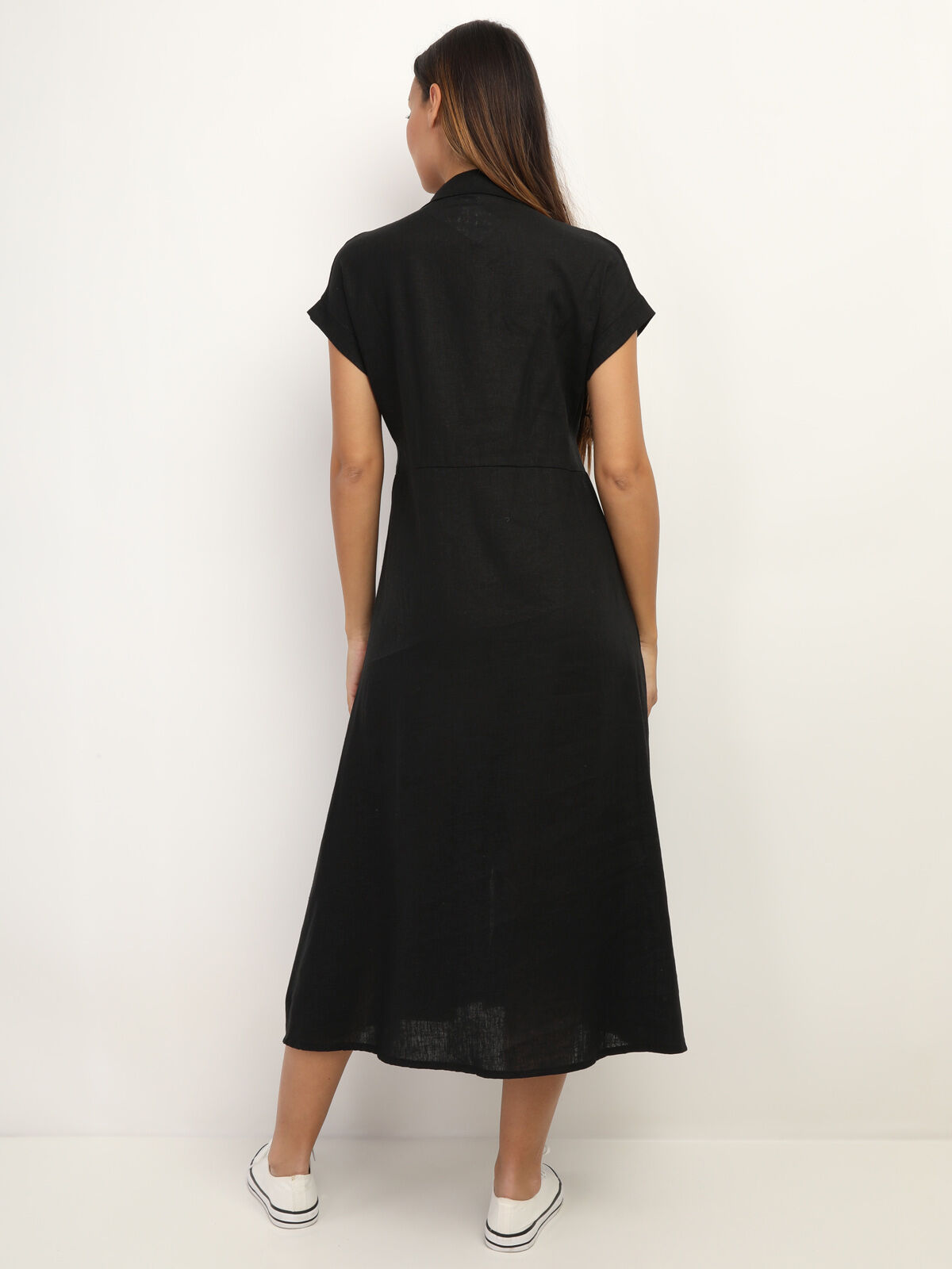 Robe en lin boutonnée à fente- Noir