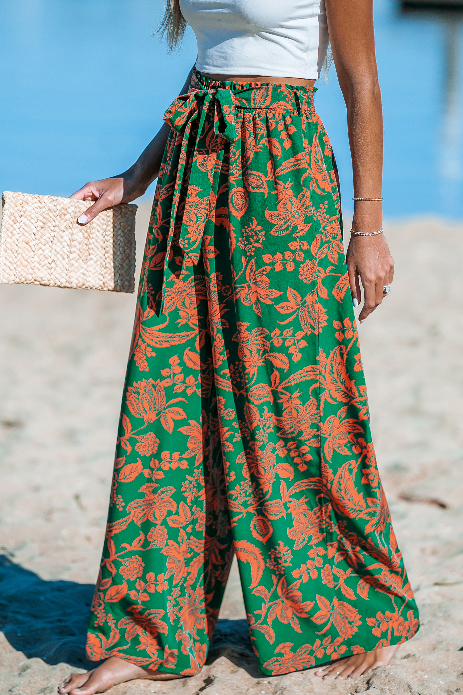 Pantalon avec taille à nouer et jambe large tropical