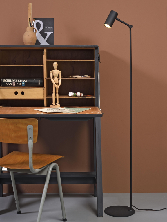It's about Romi Montreux vloerlamp LED zwart
