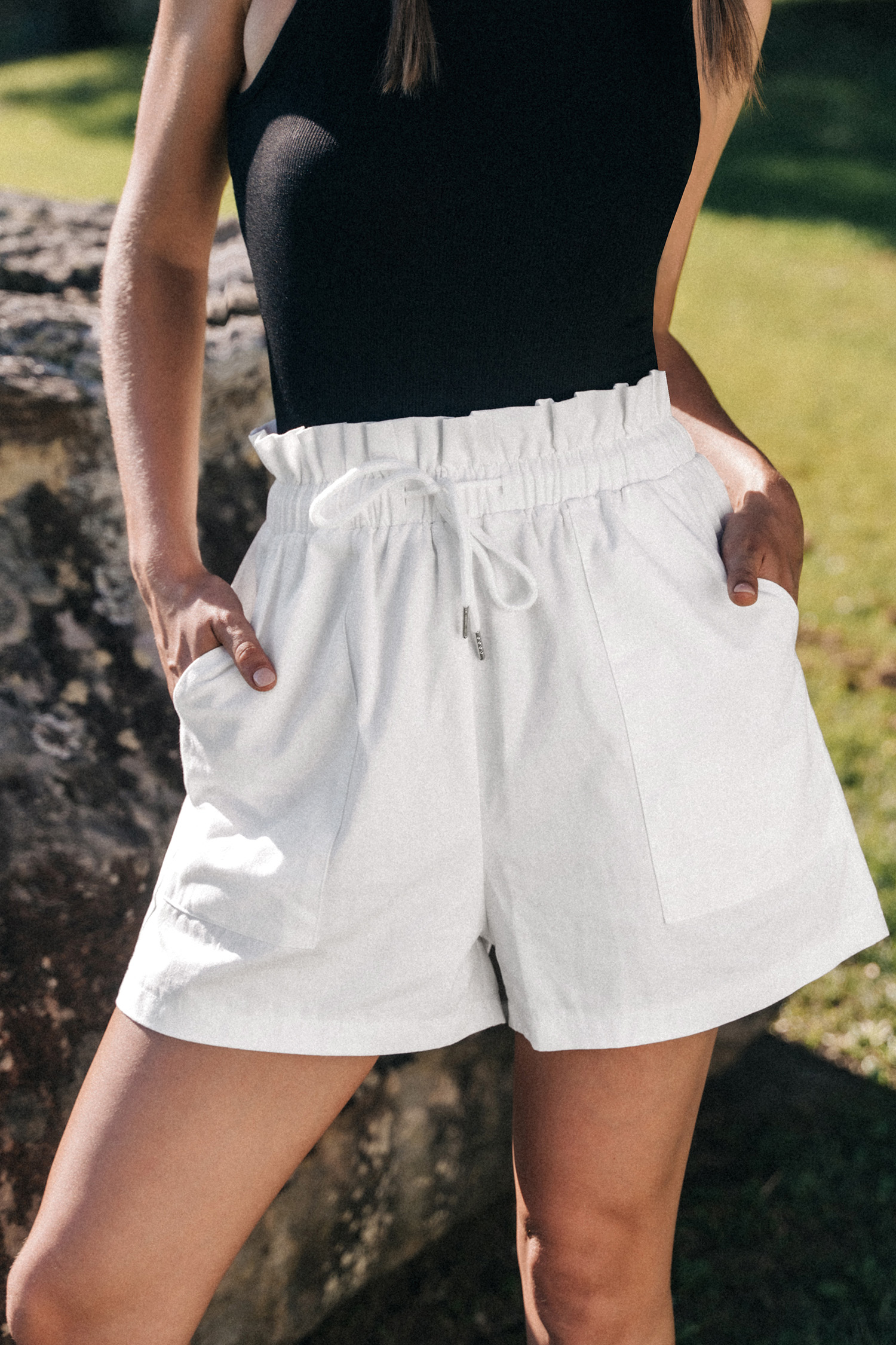 Short en pur coton à jambe large et taille froncée blanc