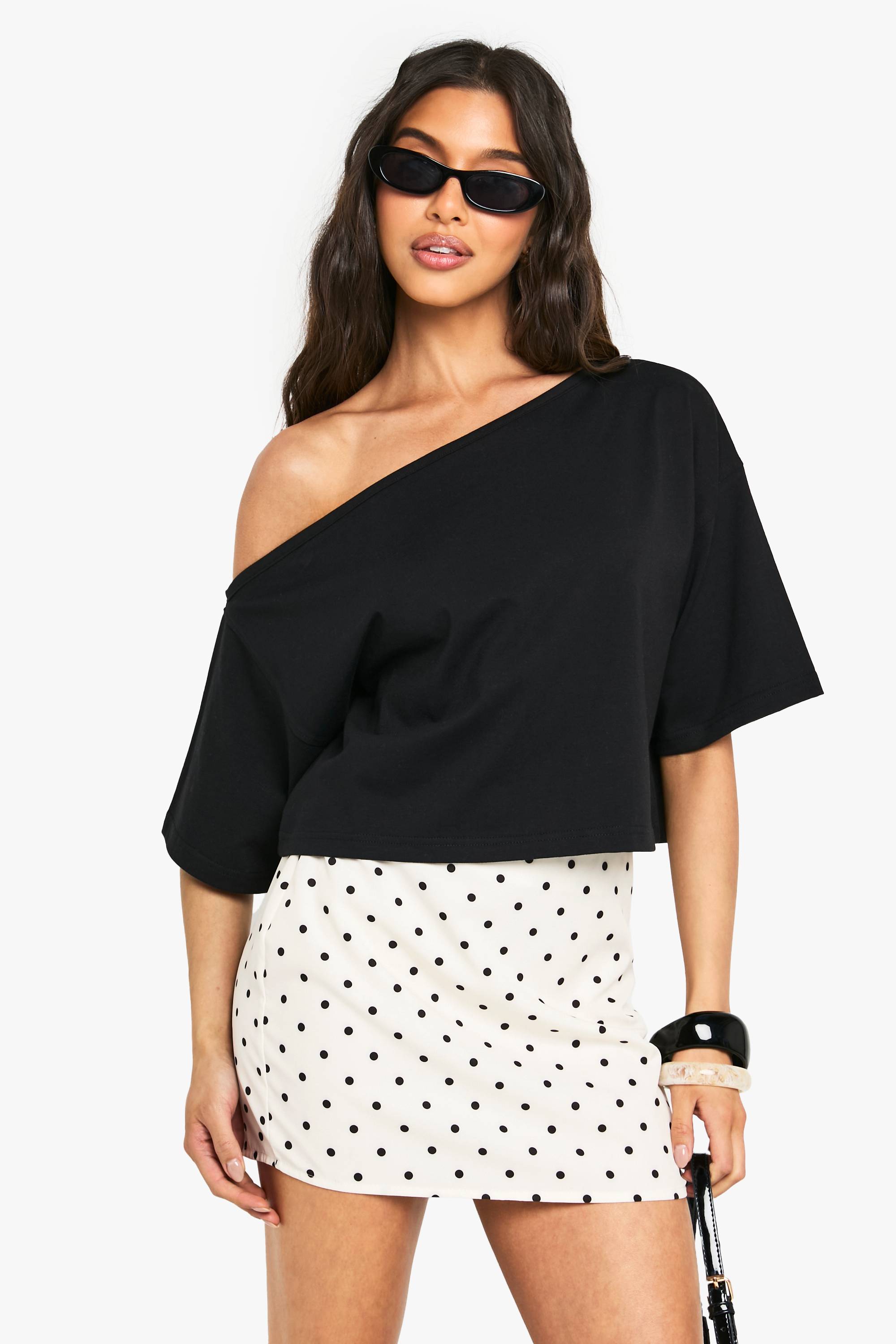 boohoo T-shirt crop boxy à épaules dénudées