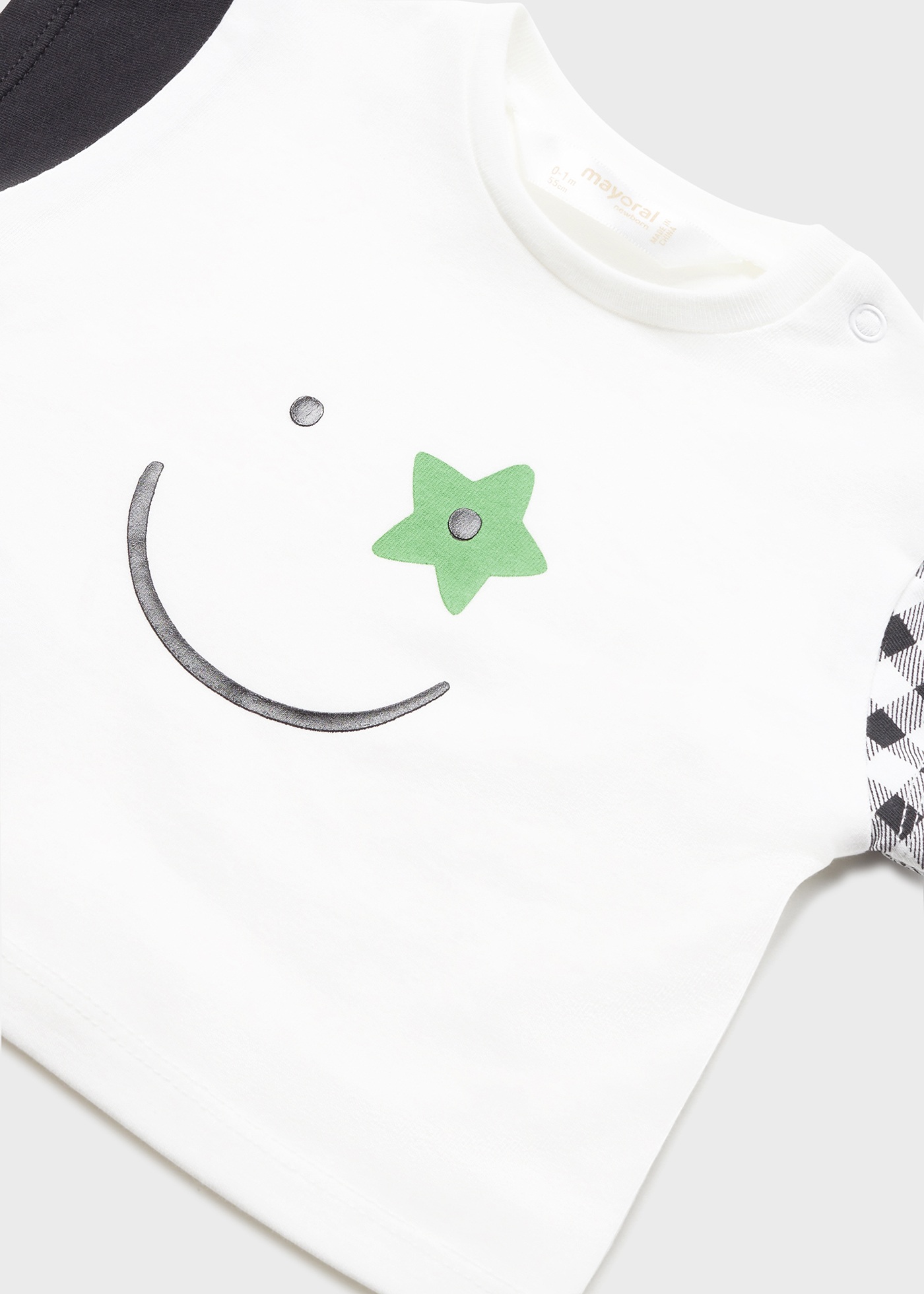 Conjunto de 4 peças em algodão sustentável para recém-nascidos.
