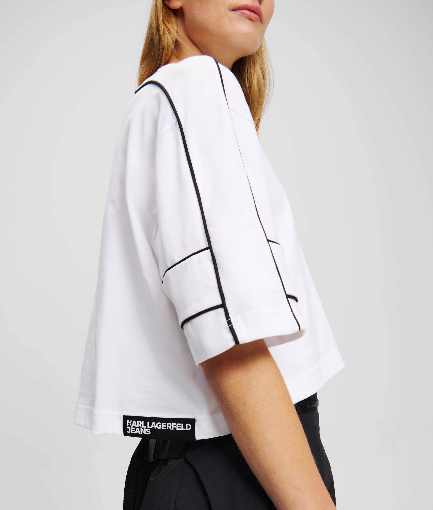 T-SHIRT AVEC DÉTAIL PASSEPOIL - Blanc