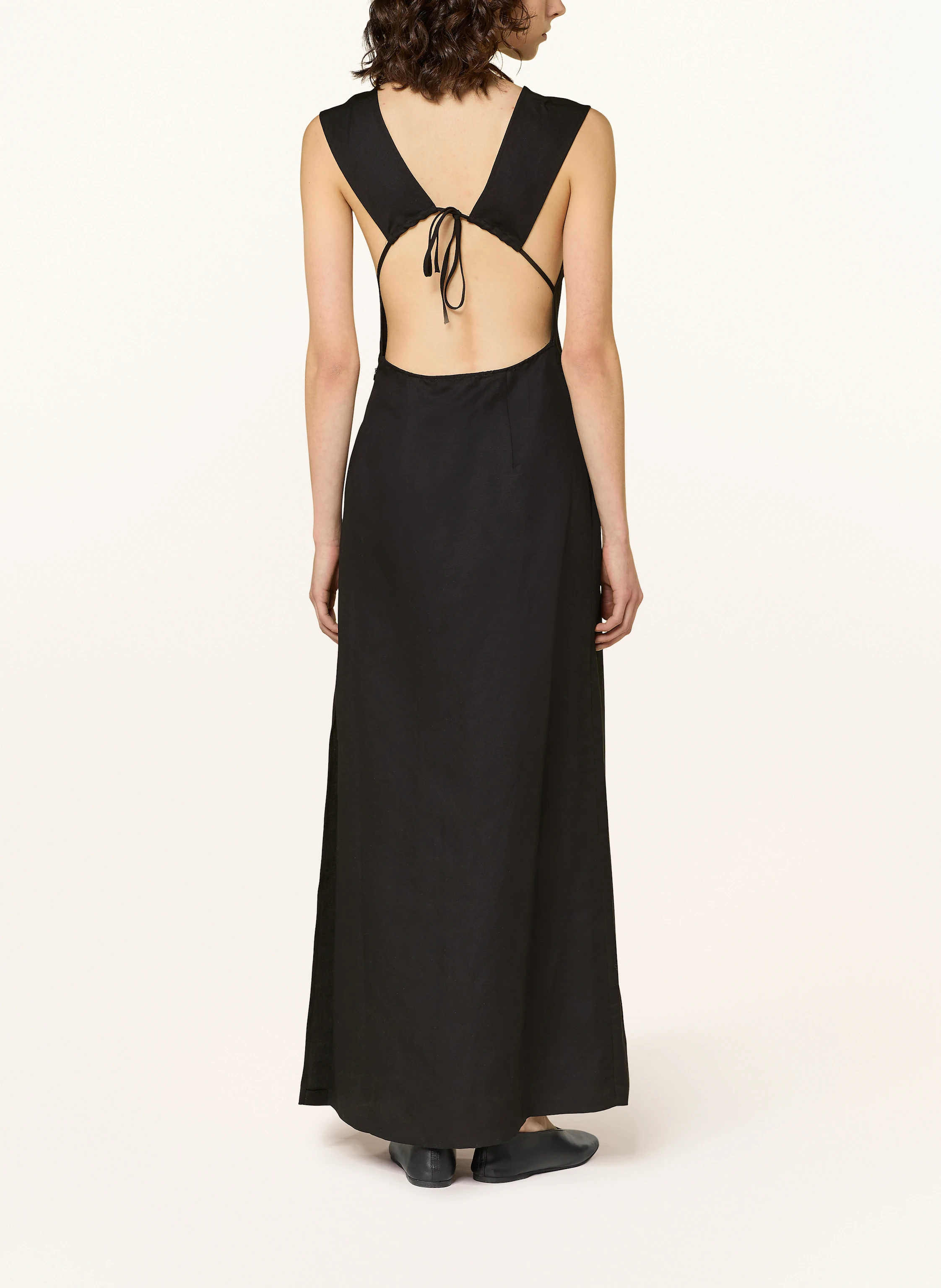IVY OAK Kleid NADEAN mit Cut-out und Leinen