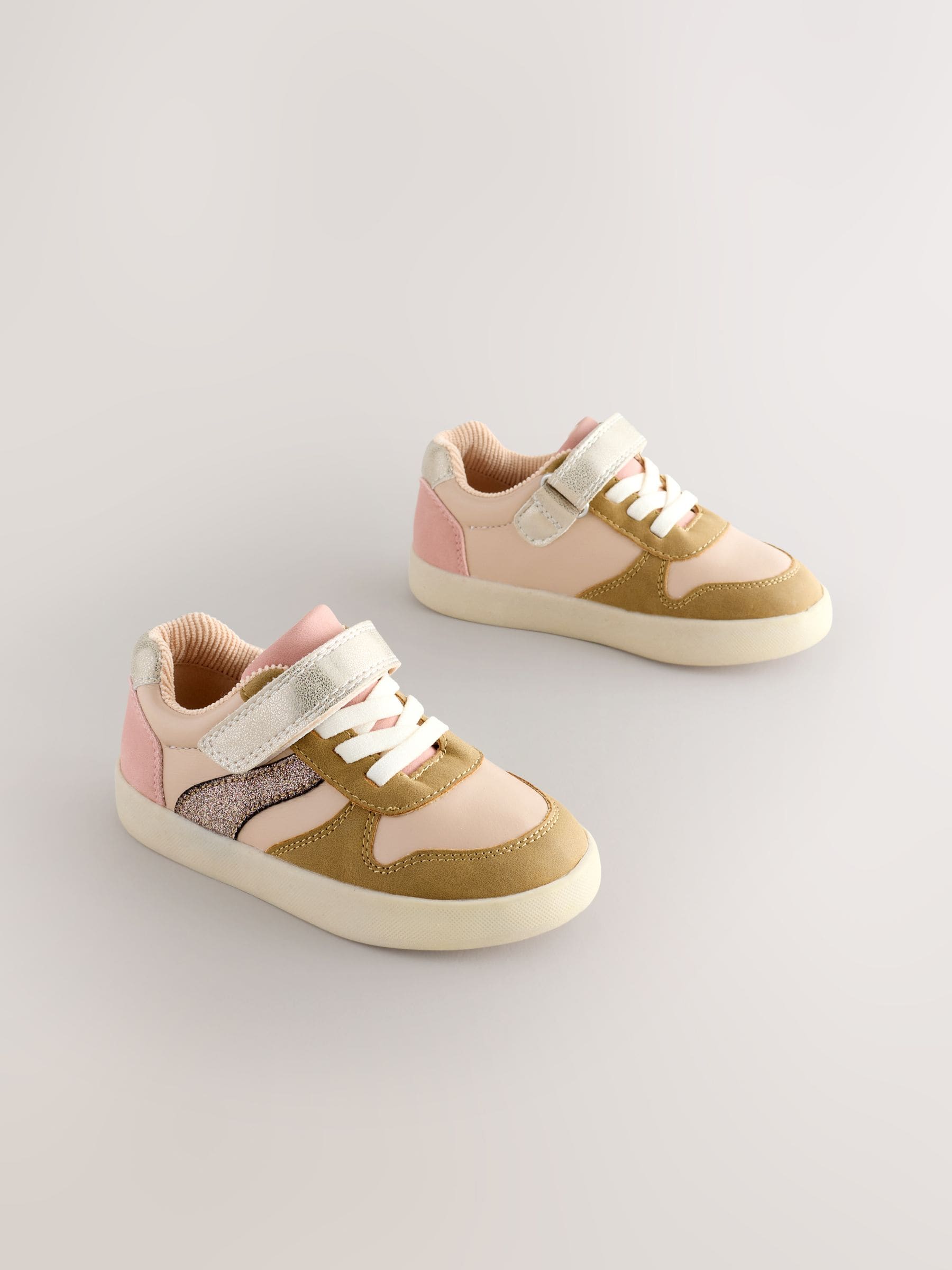Neutraal - Sneakers met elastische veters en klittenbandsluiting