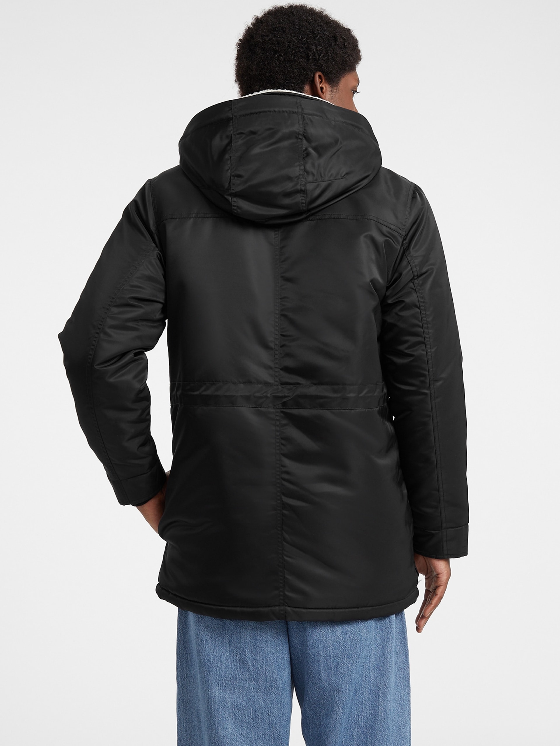 Parka com capuz em nylon