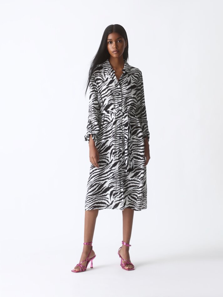 Vestido midi estilo camisa - Tons de Verde