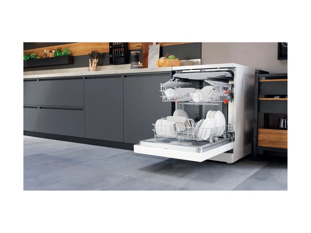 MÁQUINA DE LAVAR LOIÇA HOTPOINT HFC 3C26 F BRANCO E 14 CONJUNTOS