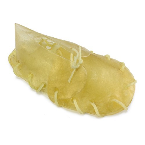 Petisco de couro em formato de tênis para cães, sabor neutro.