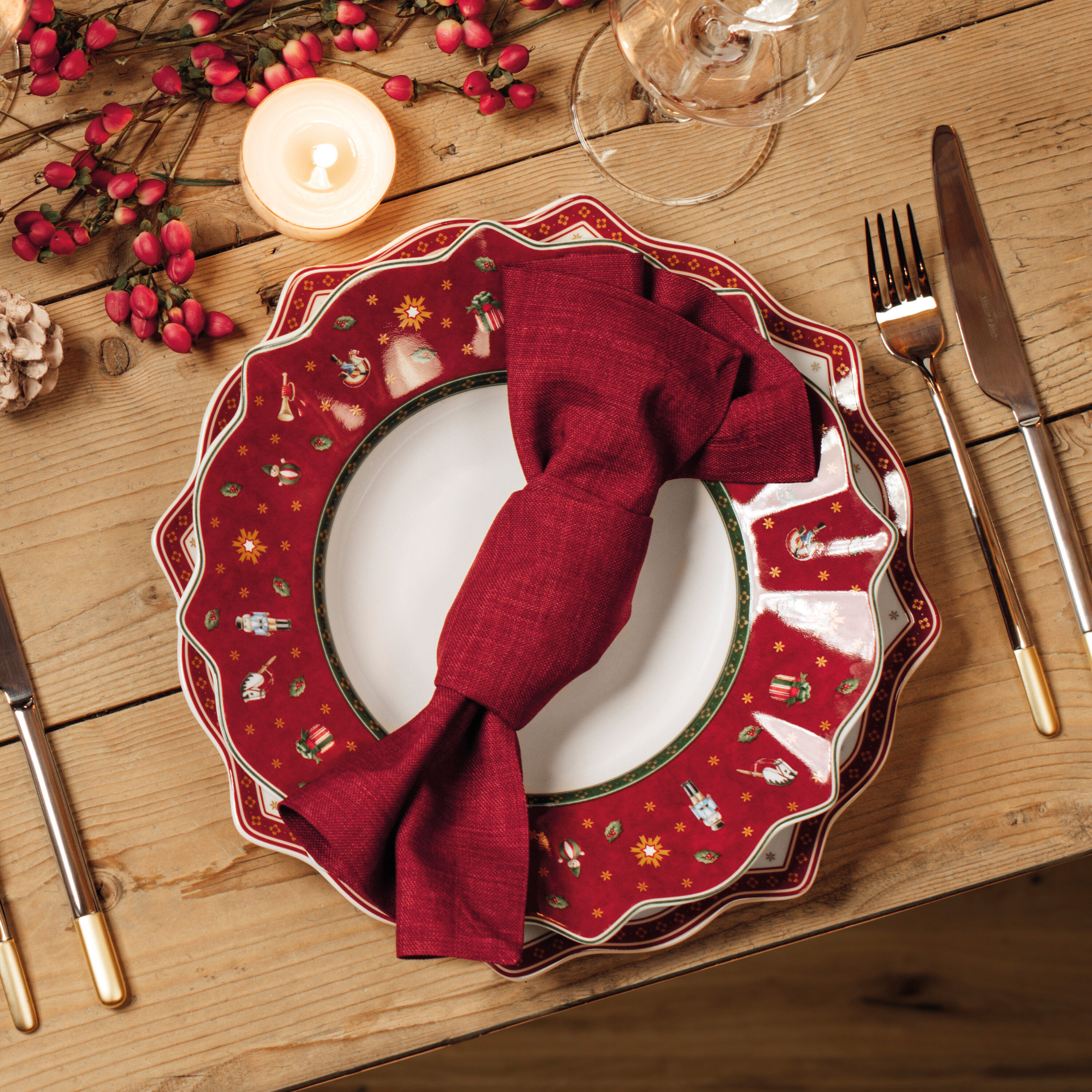 Toy's Delight Dinner plate Red, 11.2'', Premium Porcelain