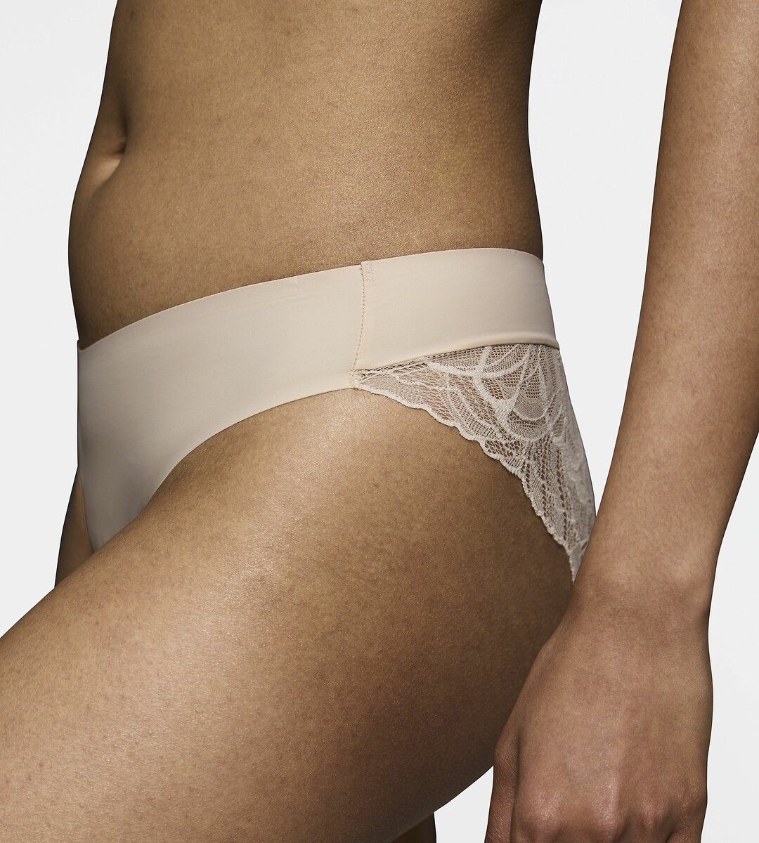 TRIUNFO<br>Tai slip Body Make-Up Illusion Lace