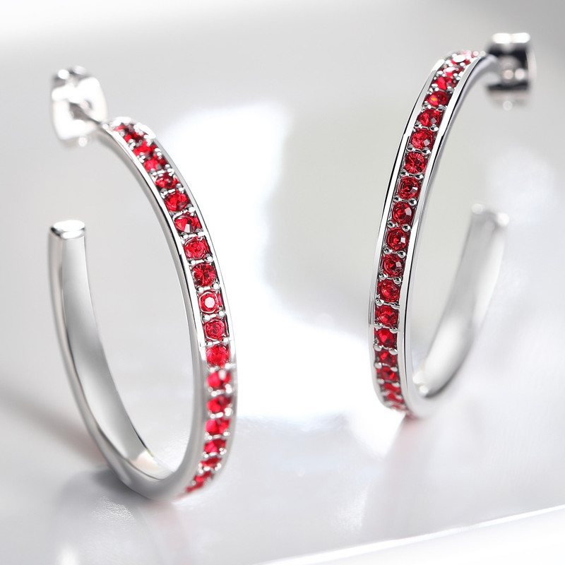 Boucles d'Oreilles Petites Créoles ornées de Cristal de Swarovski Rouge