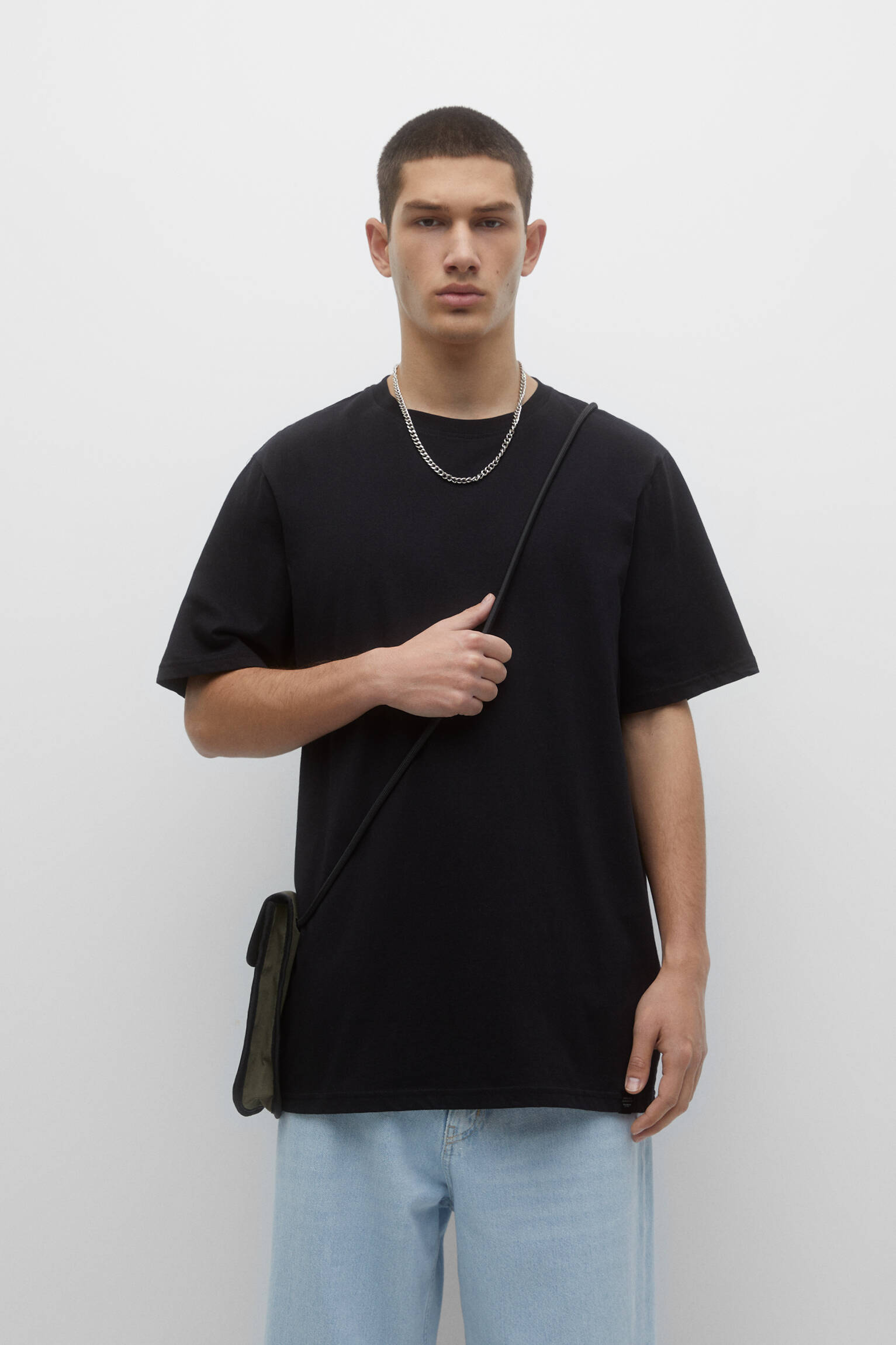 CAMISETA BÁSICA DE ALGODÃO DE MANGA CURTA - PRETA