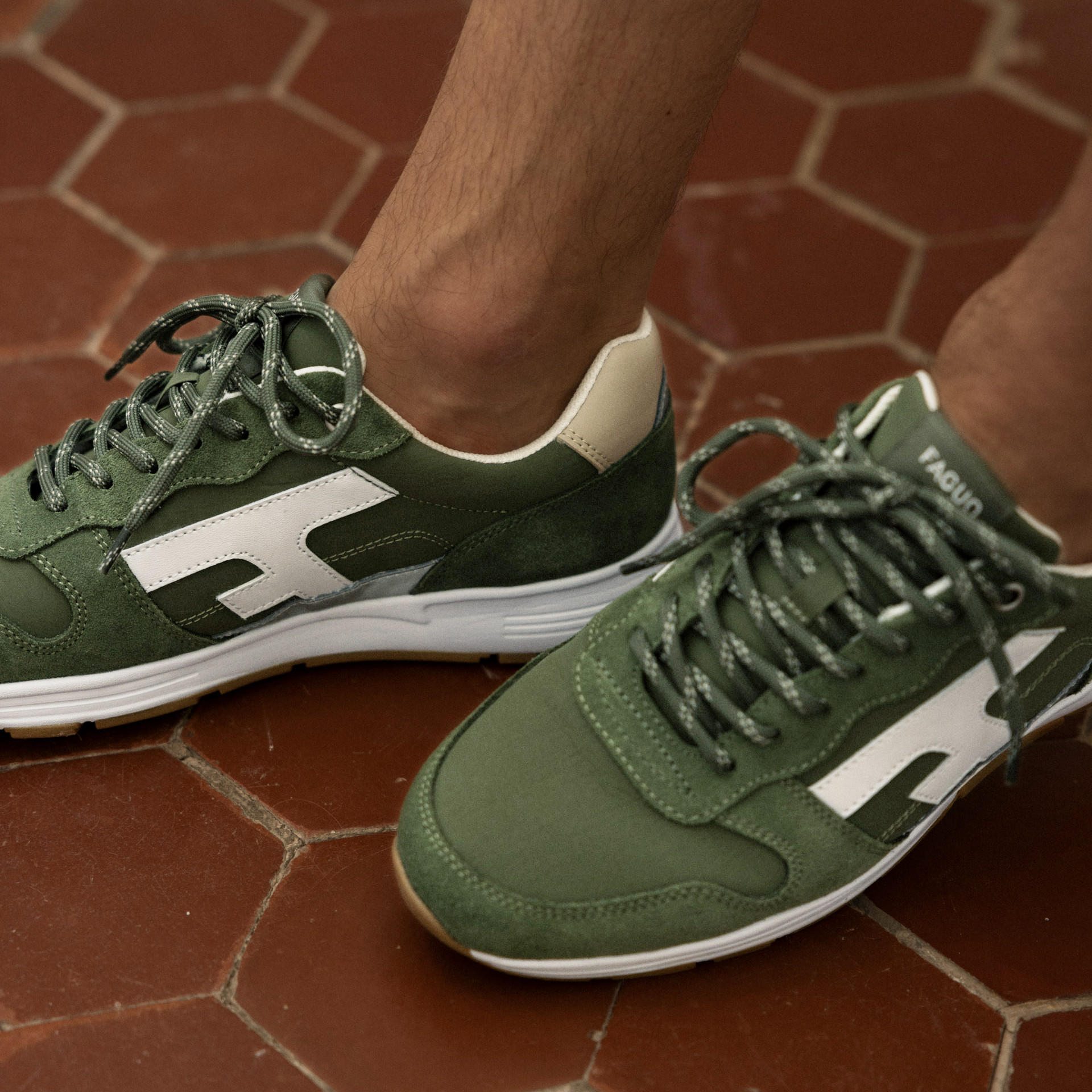Runnings kaki polyester recyclé et suède - modèle olive
