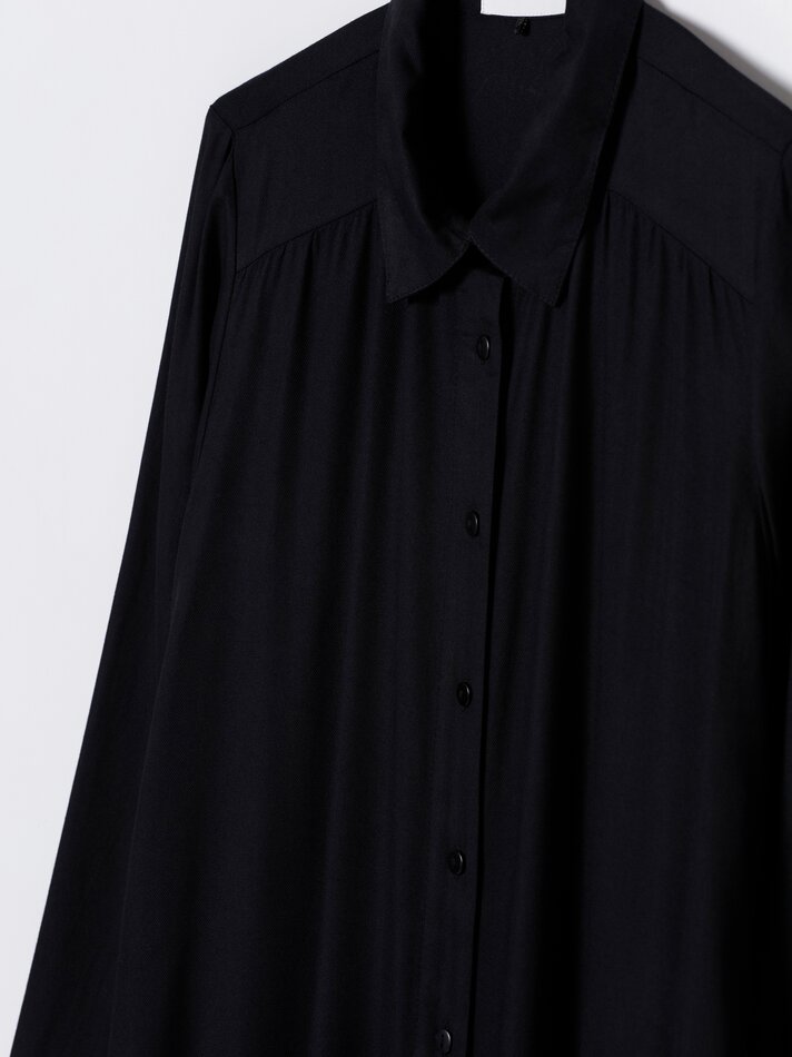 Vestido longo estampado estilo camisa - Preto