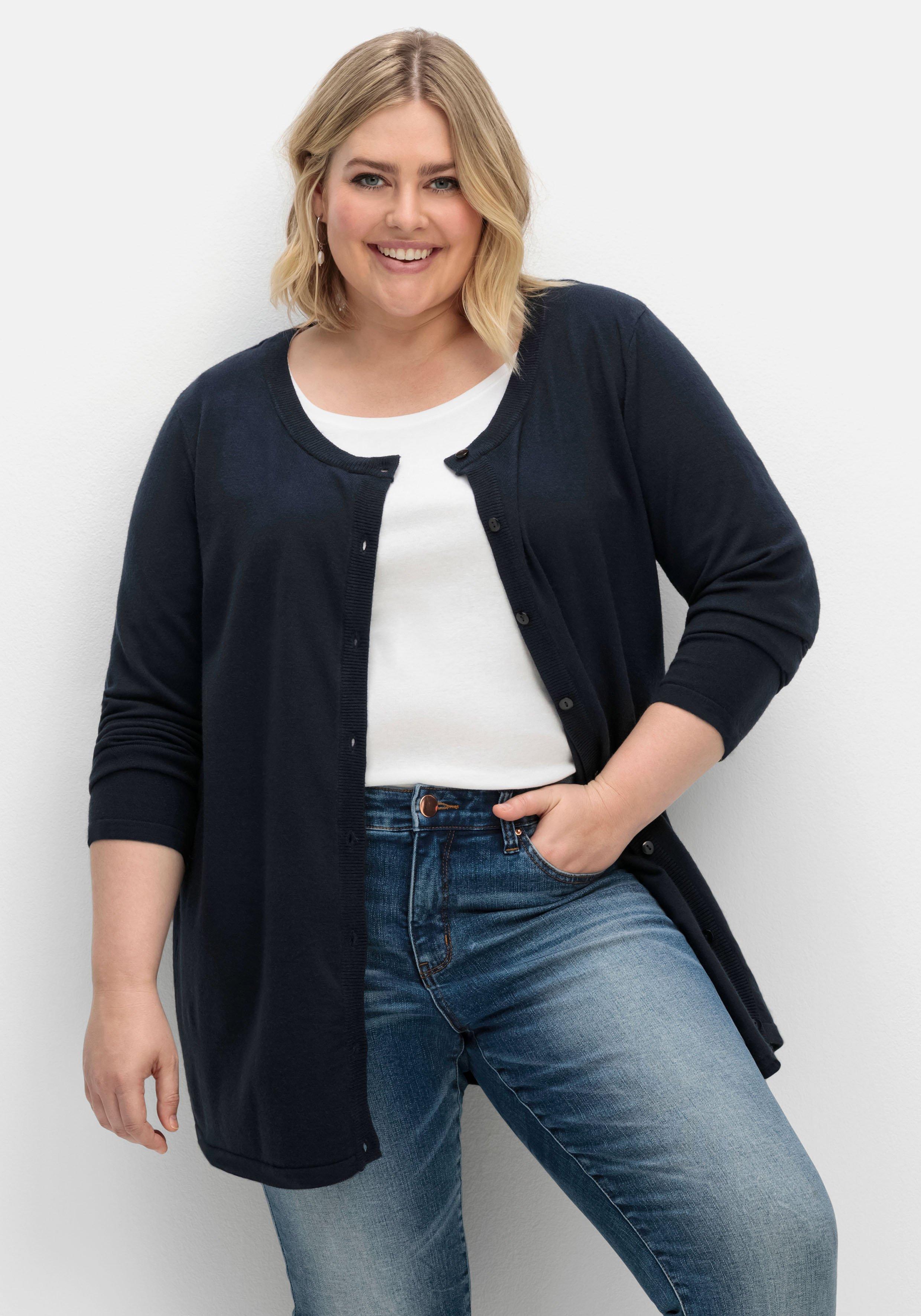 Feinstrickjacke mit Rundhalsausschnitt und Knopfleiste