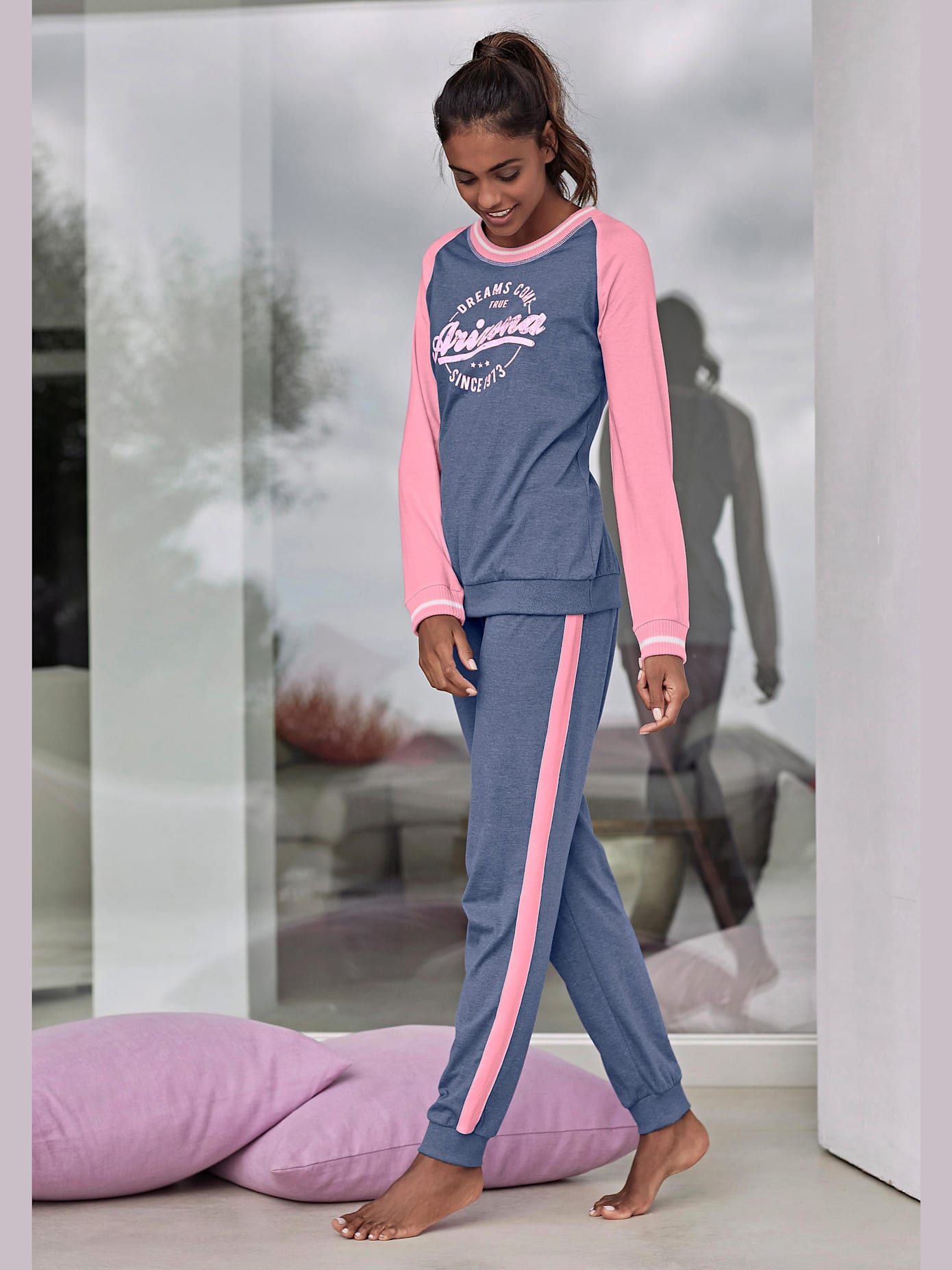 Pyjama au design universitaire