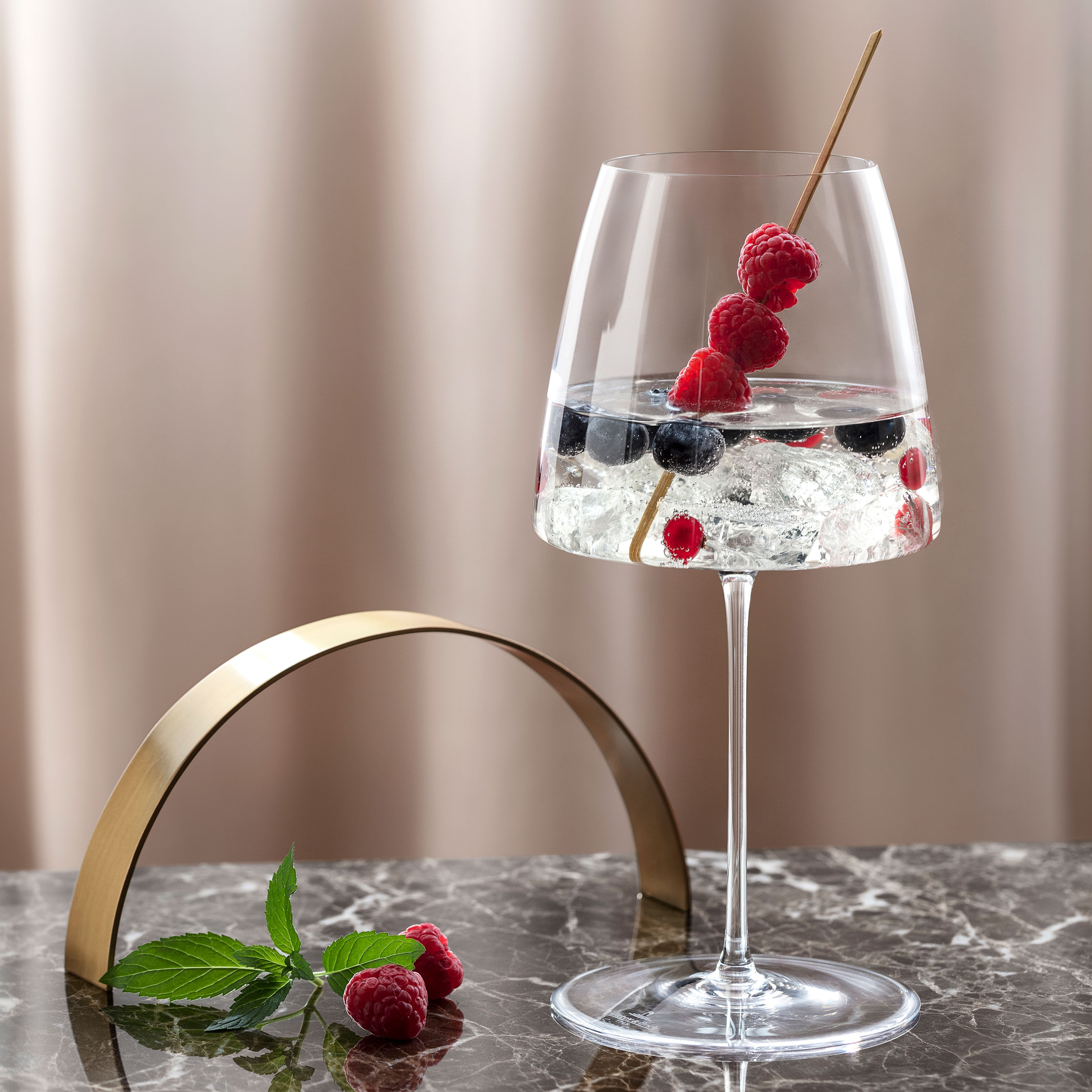MetroChic Red wine glass Clear, 6.8 oz, crystal glass