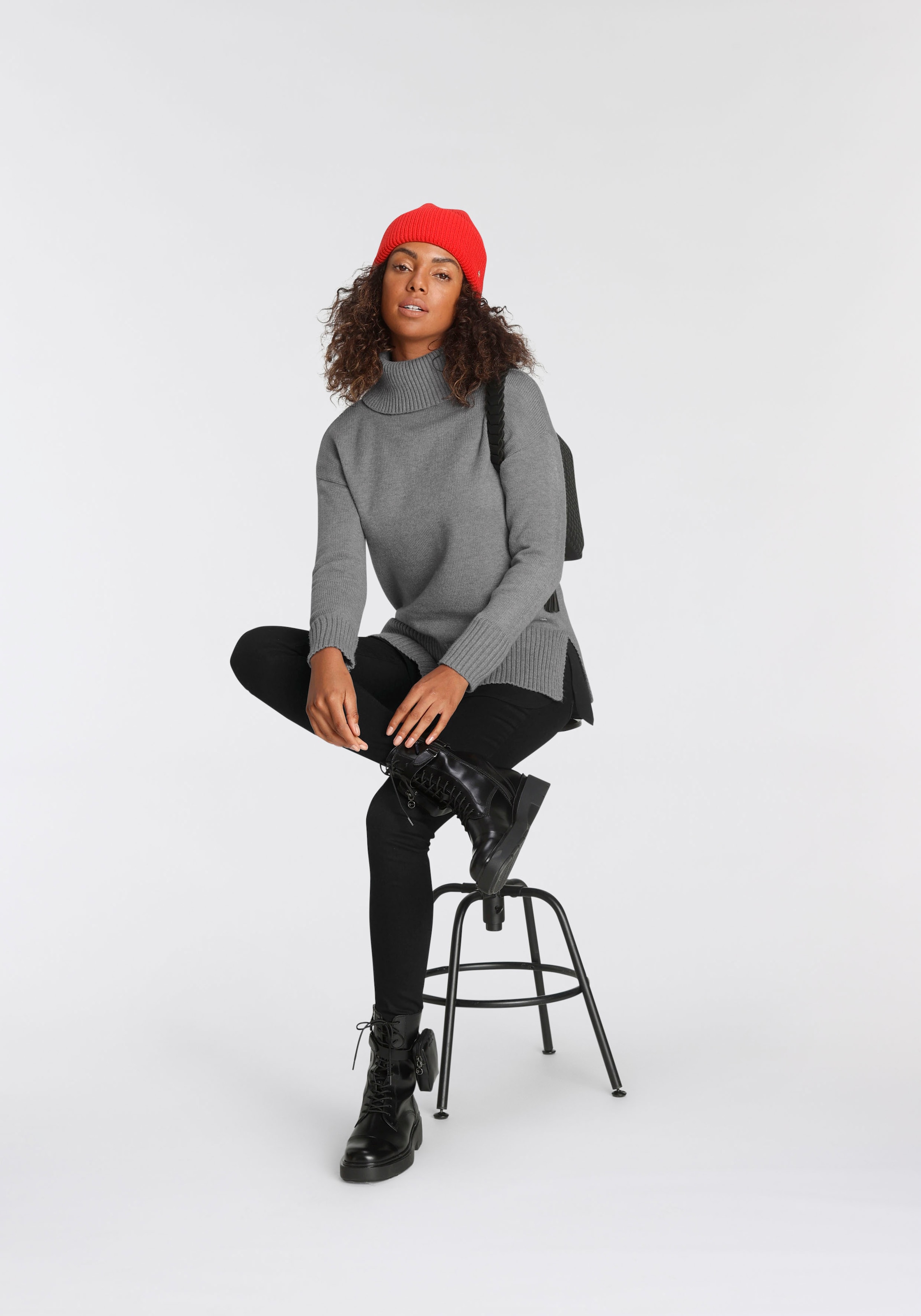 Tamaris Rollkragenpullover , in lässiger Form mit seitlichen Schlitzen