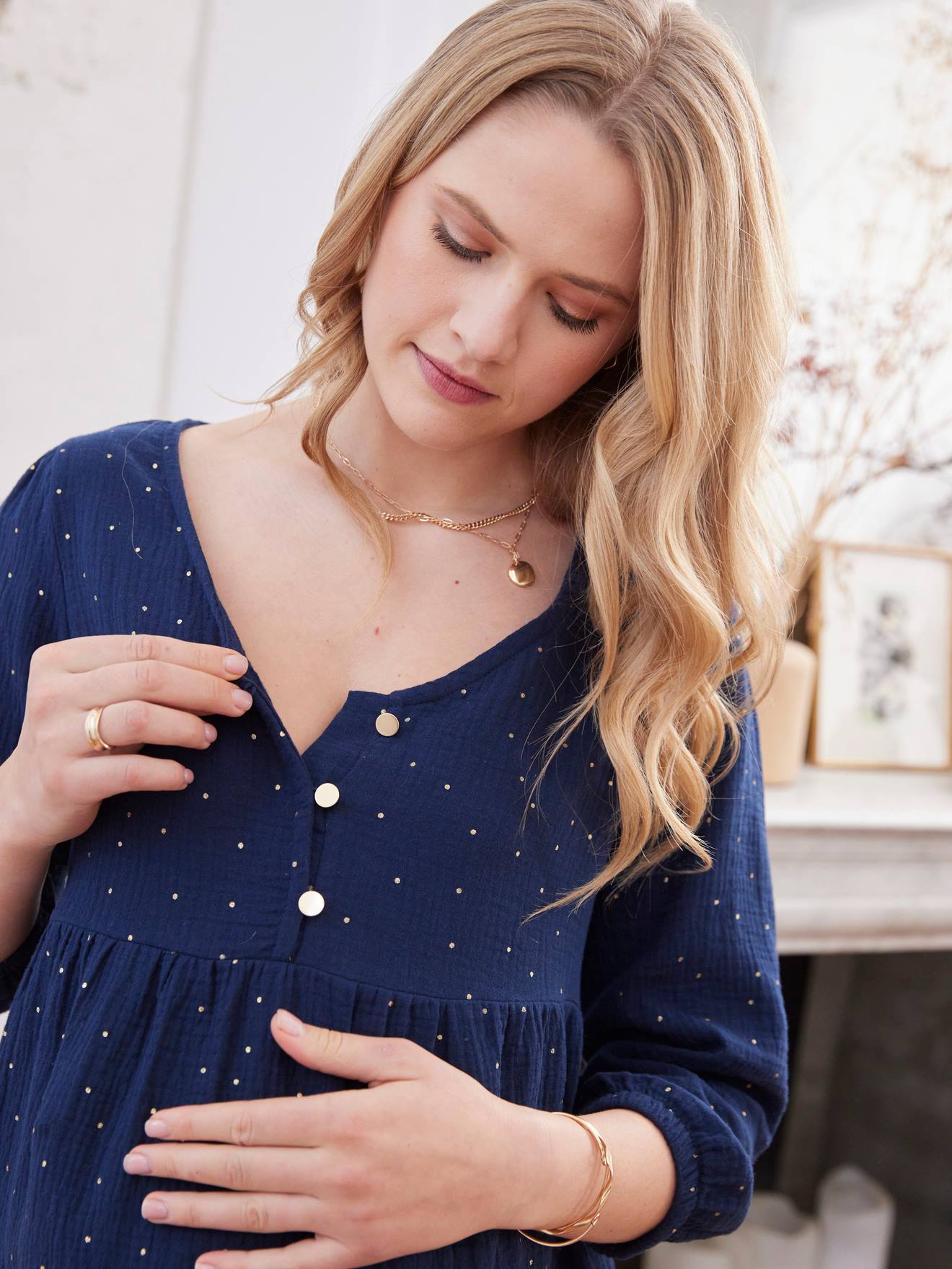 Blusa de maternidade e amamentação em chiffon de algodão azul liso e resistente
