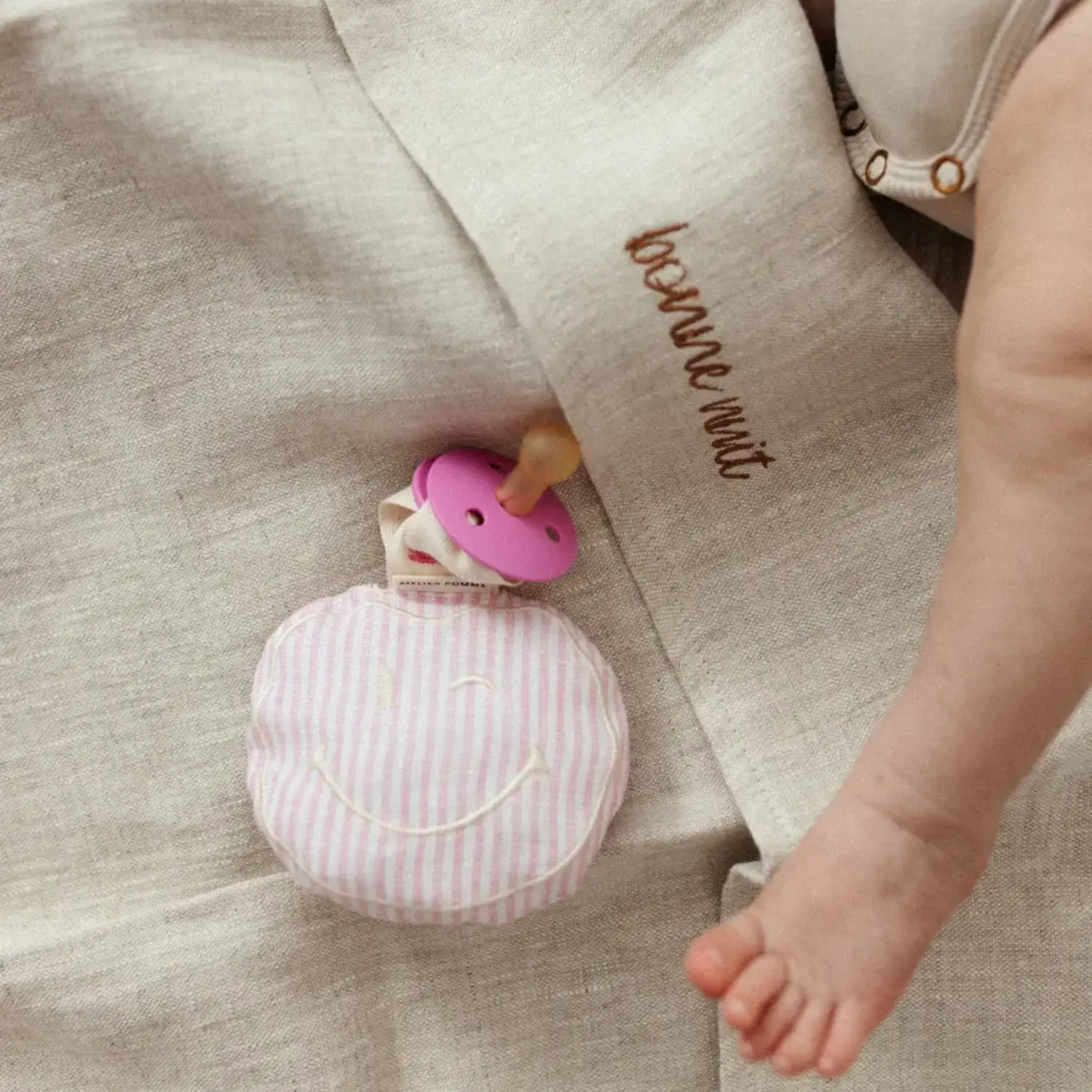 Atelier Pomme | Pacifier Cloth | Pomme | Lovely Linen | Pinky Promise