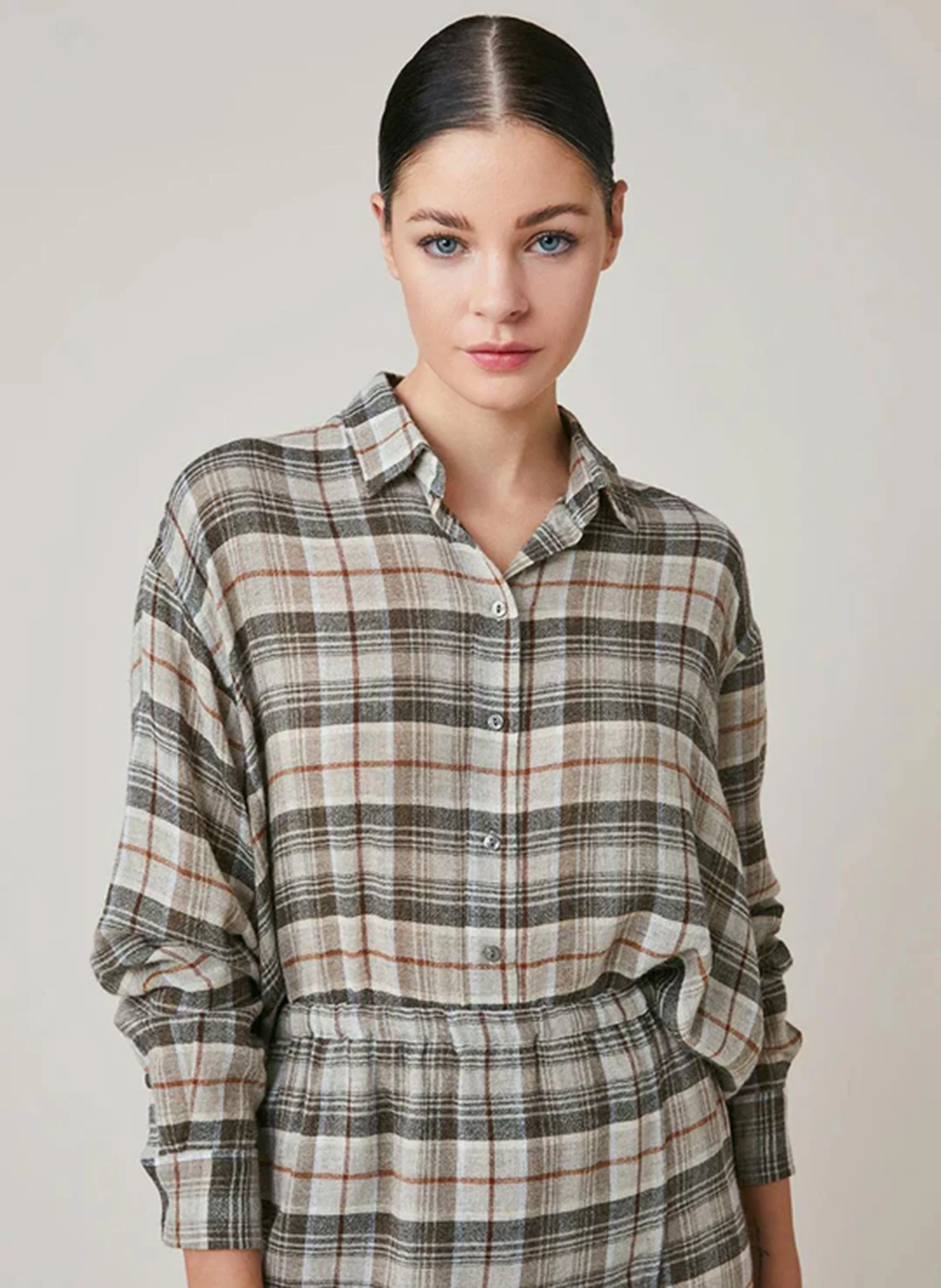 FATIA - Chemise à carreaux ample à col classique | Beige
