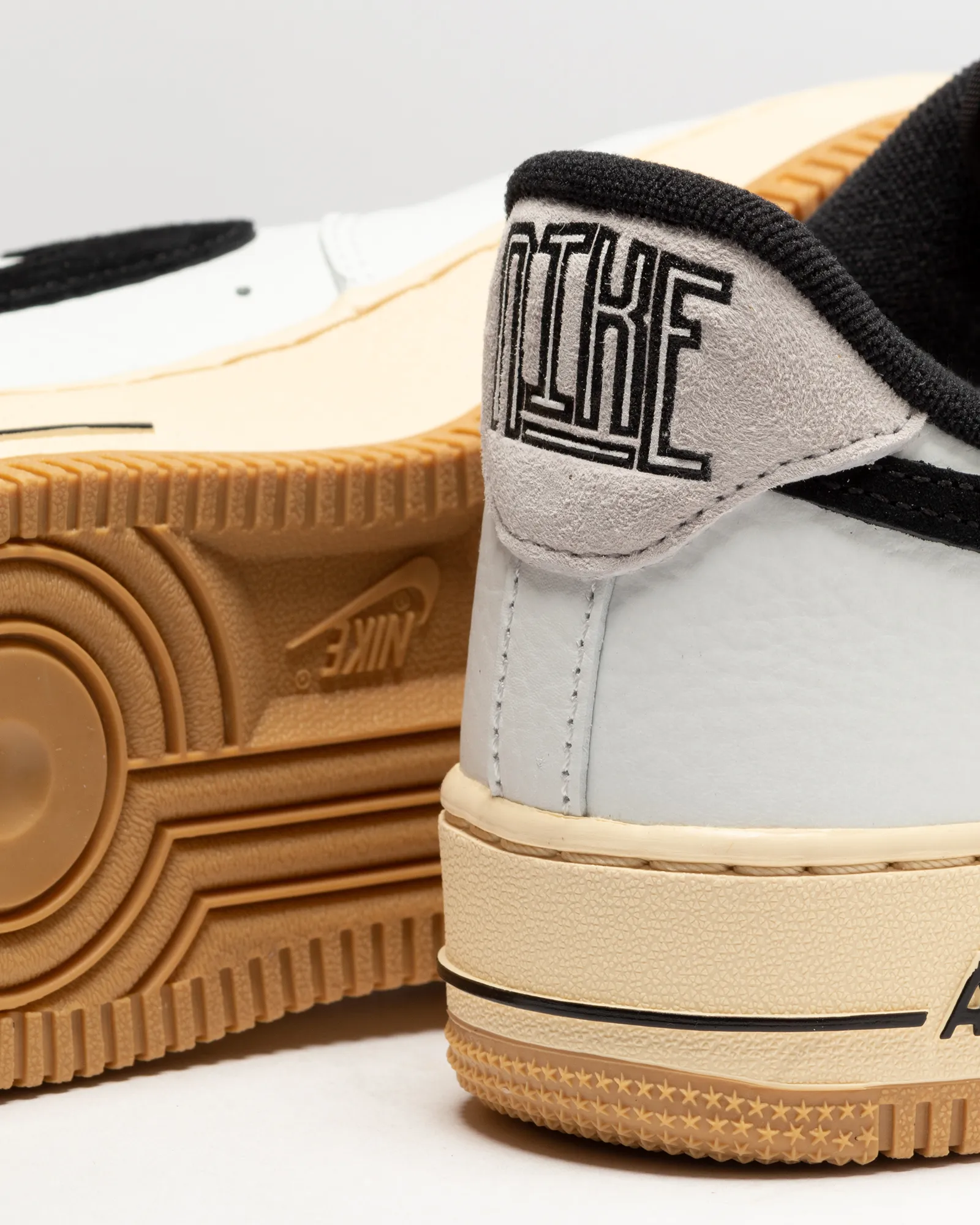 Nike WMNS Air Force 1 '07 LX 'Command Force'