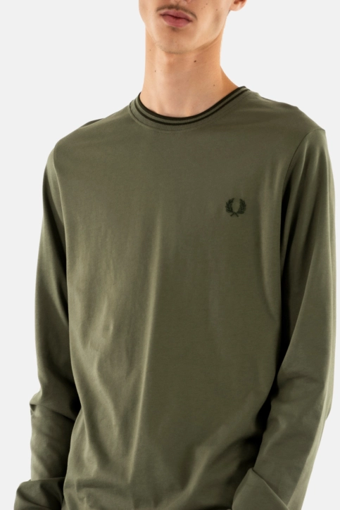 Tee shirt manches longues fred perry twin tipped w49 laurel wreath green / nig