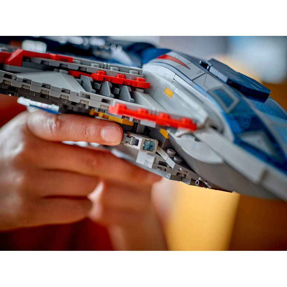 LEGO Marvel Avengers: Age of Ultron Quinjet 76325
