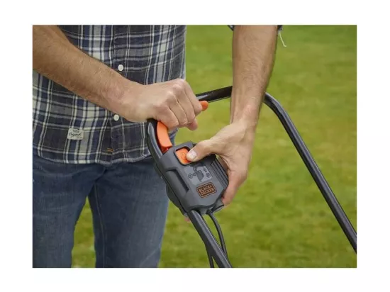 BLACK + DECKER Tondeuse 32cm 1200W BEMW451