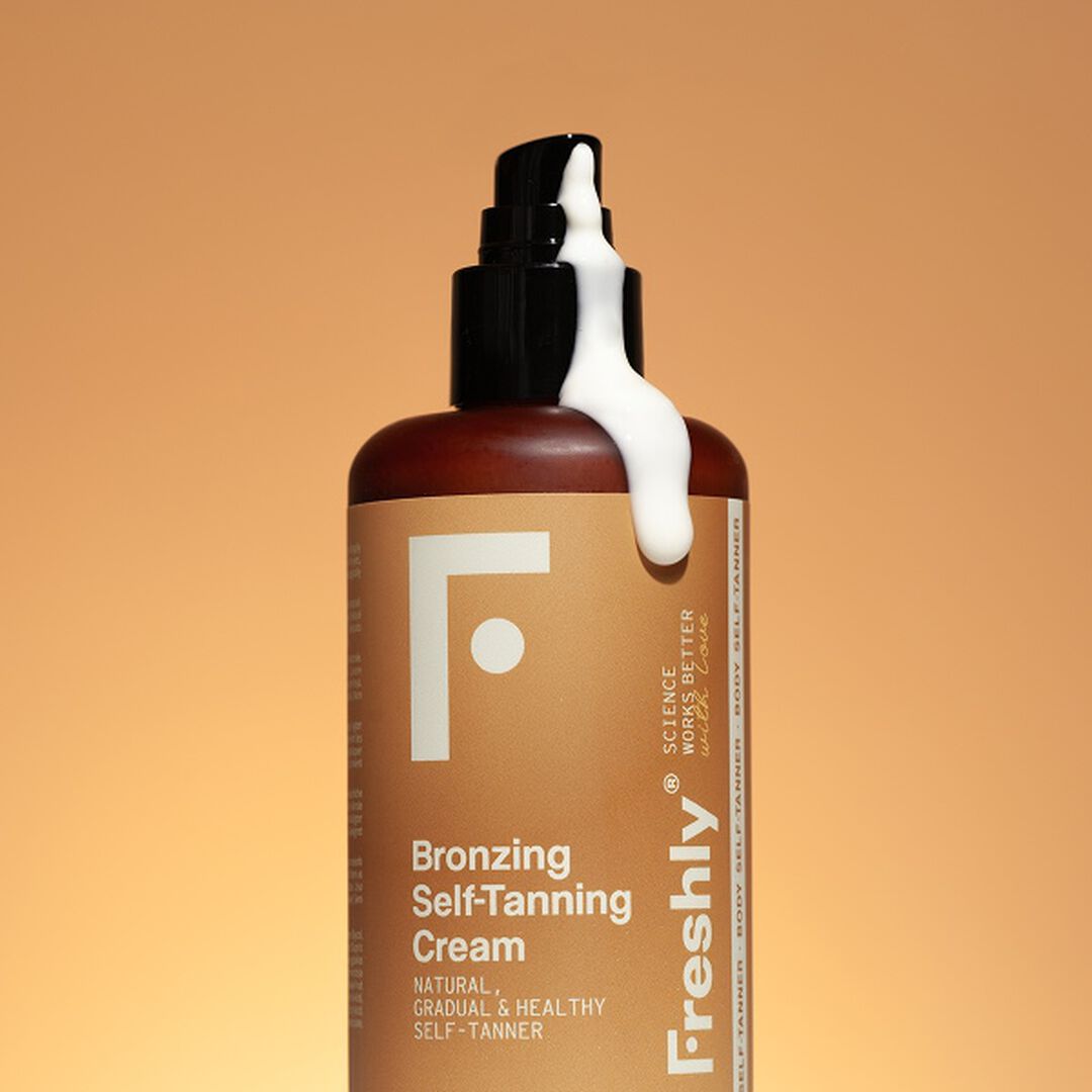 FRESHLY  Creme Bronzeador Natural - Bronzing Radiance Self-Tanning Cream - 200ml