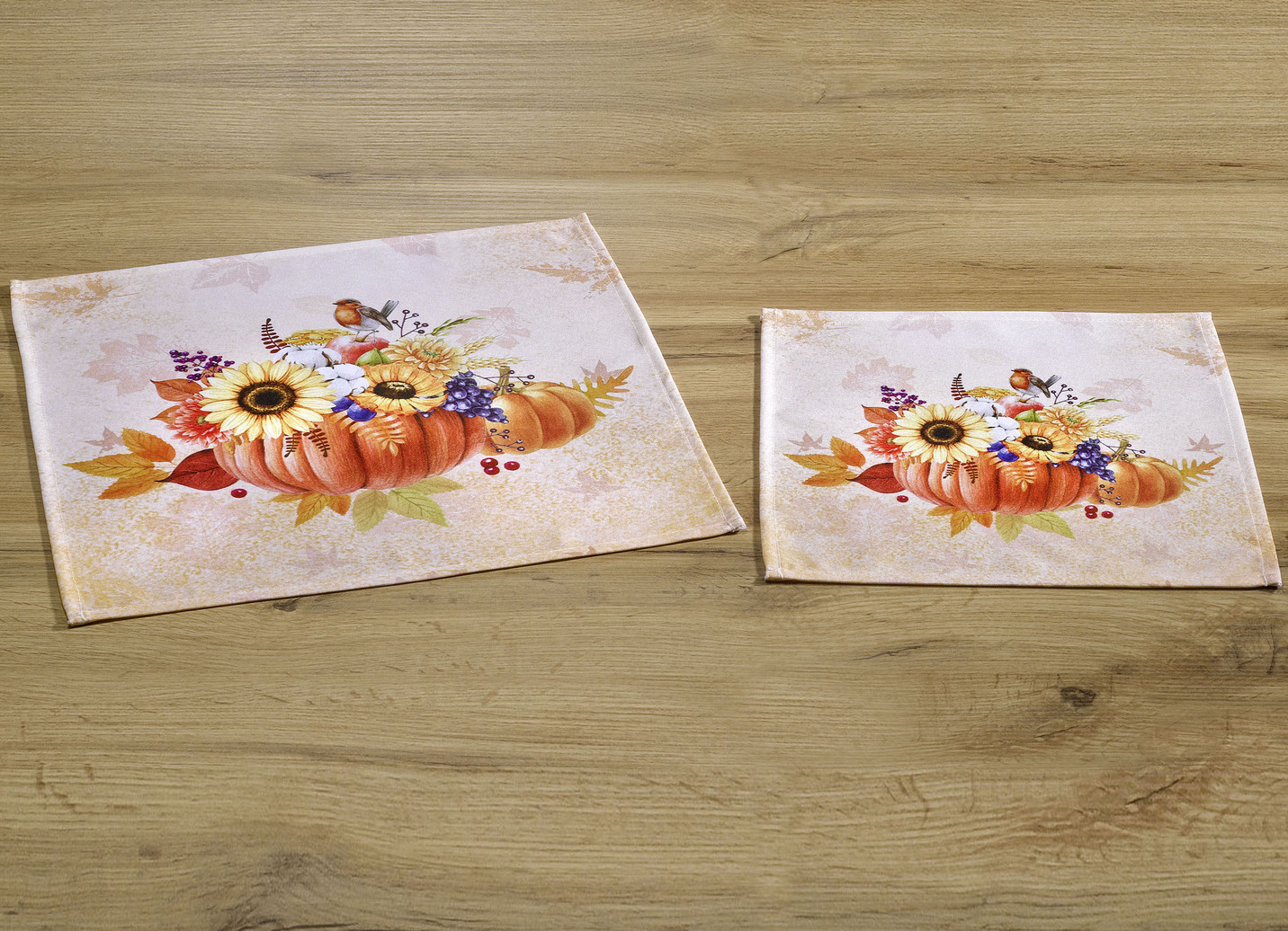 Tisch- und Raumdekoration mit herbstlichen Motiven