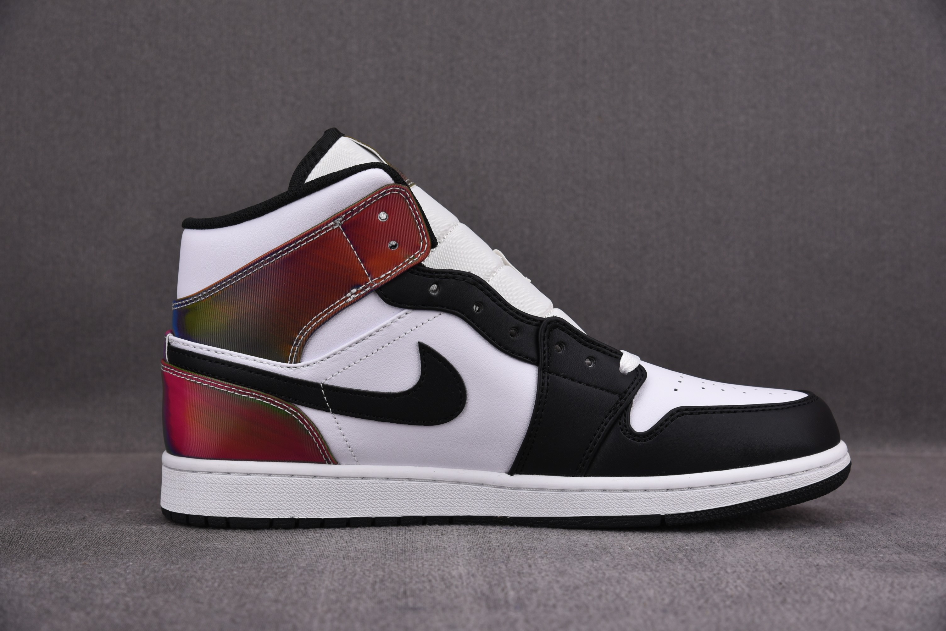 Jordan 1 Mid Heat Reactive